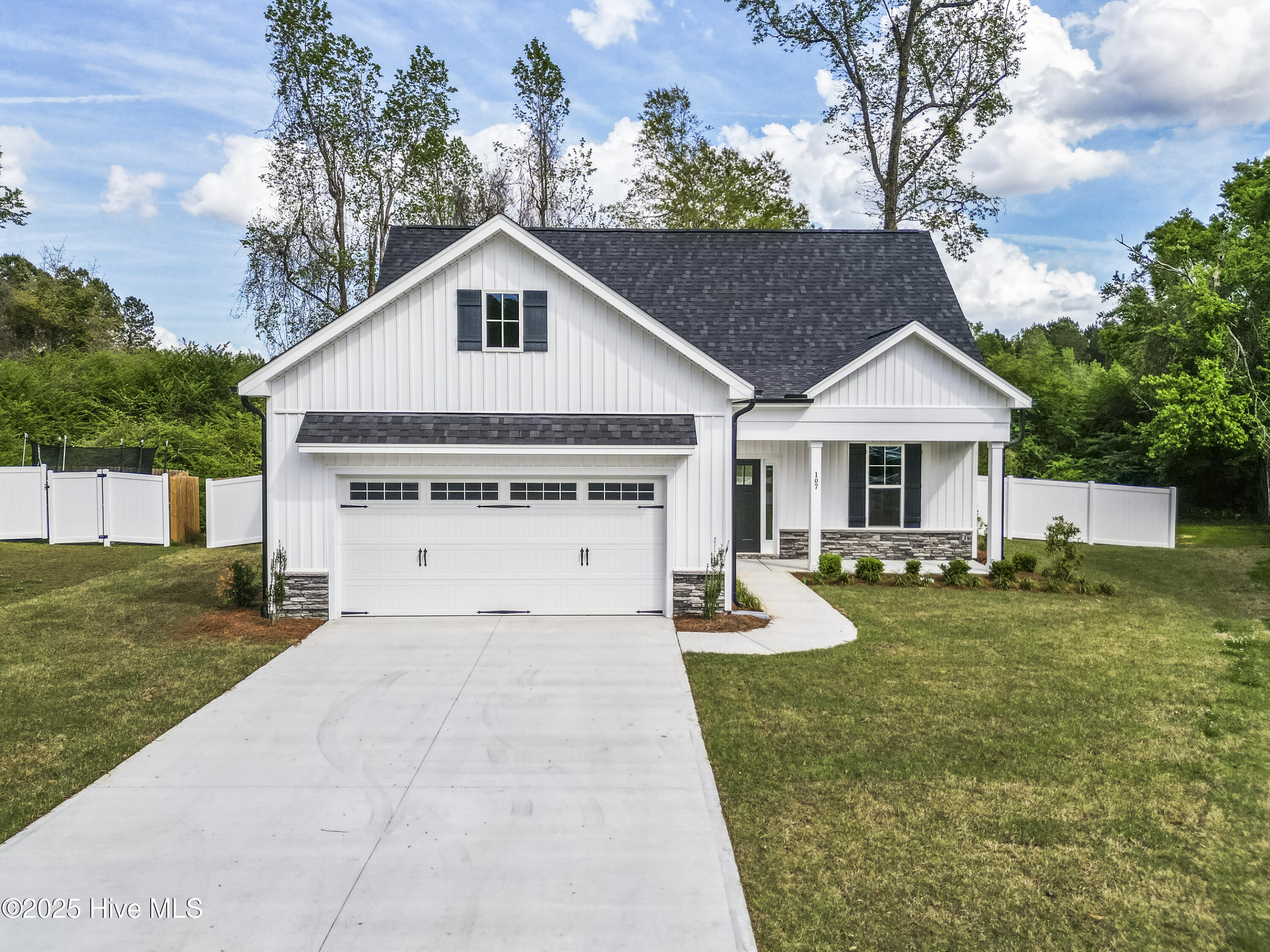 107 Ivy Court Property Photo