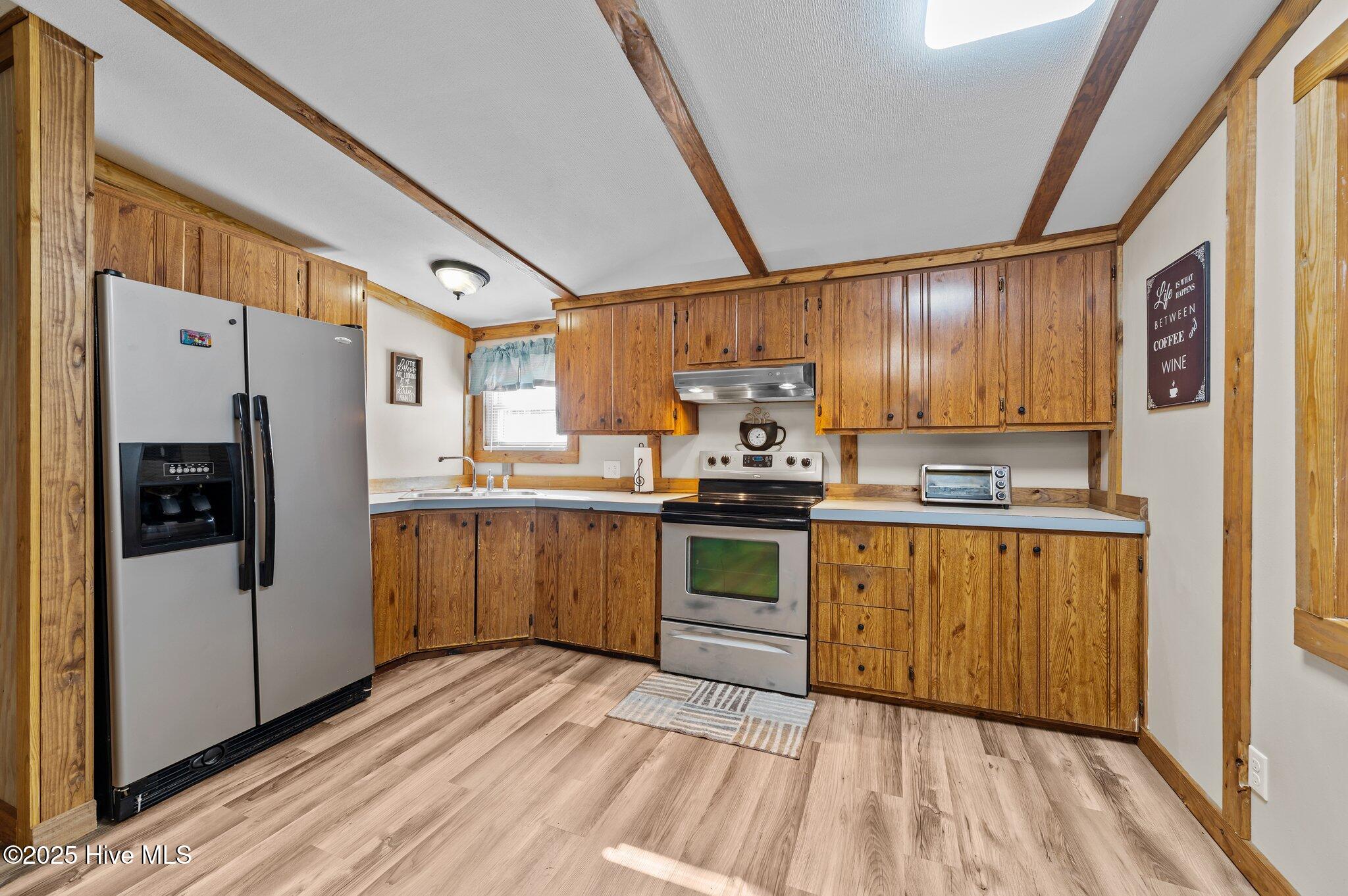 1111 Williams Road Property Photo 8