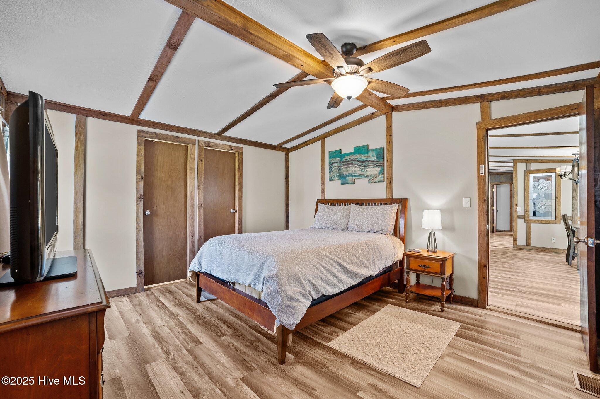 1111 Williams Road Property Photo 15