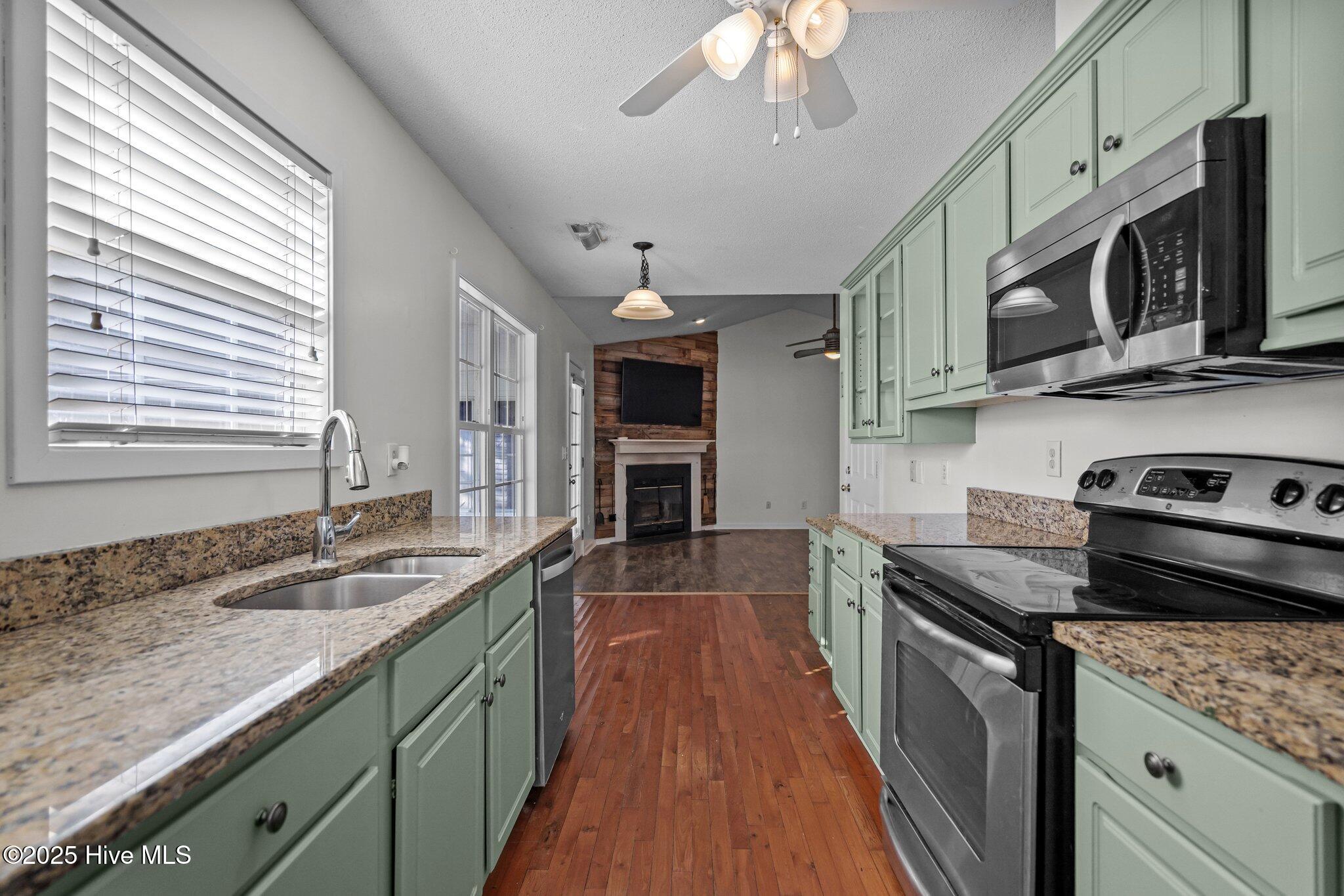 303 Hixon Place Property Photo 17