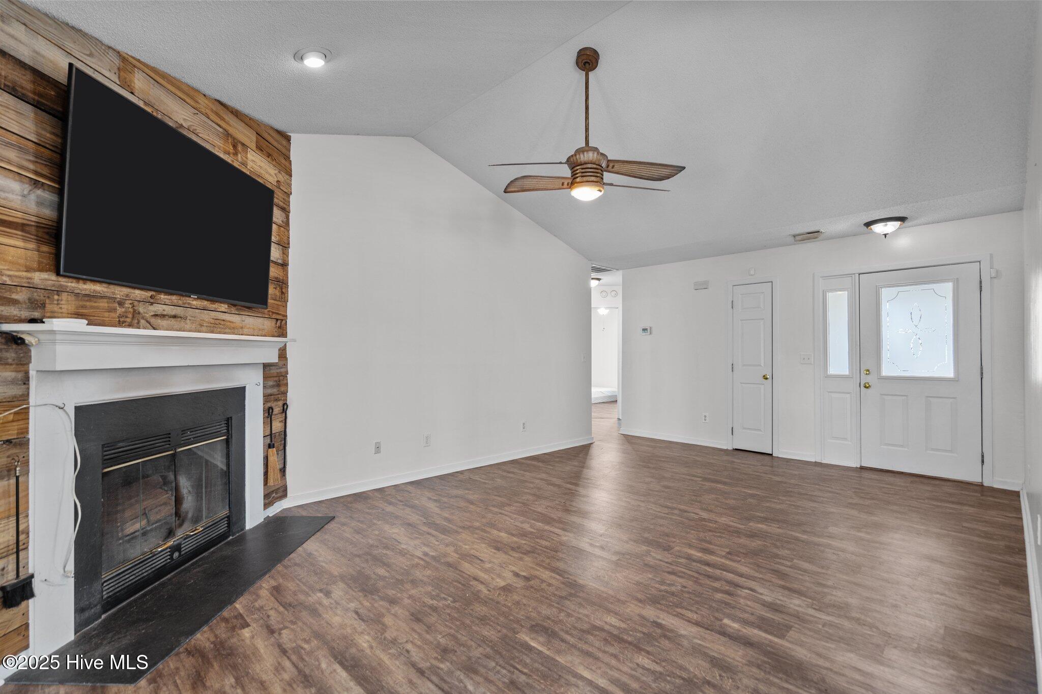 303 Hixon Place Property Photo 19