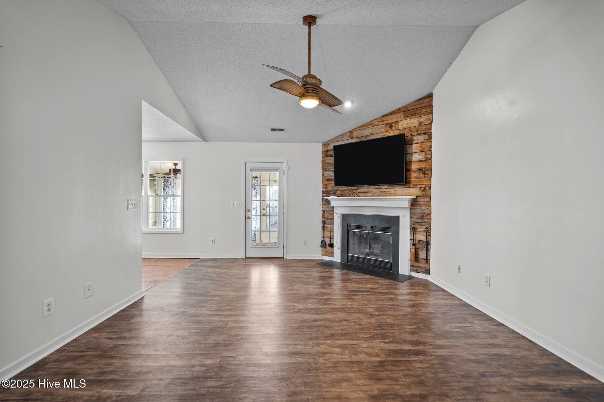 303 Hixon Place Property Photo 21