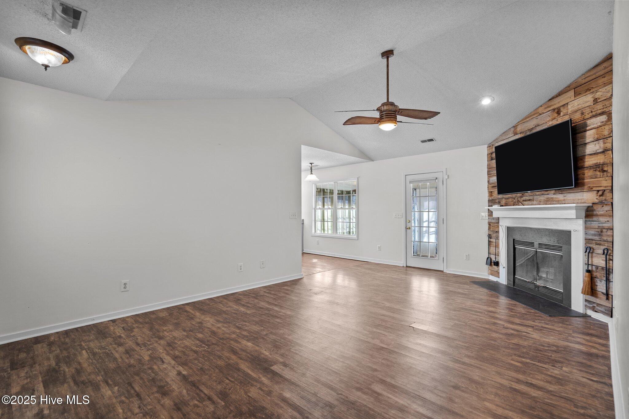 303 Hixon Place Property Photo 22