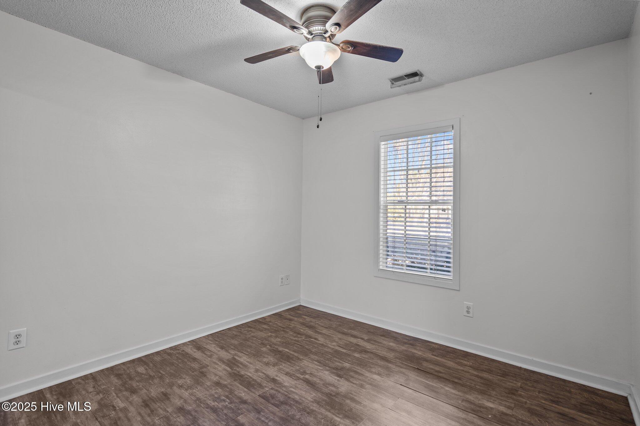 303 Hixon Place Property Photo 33