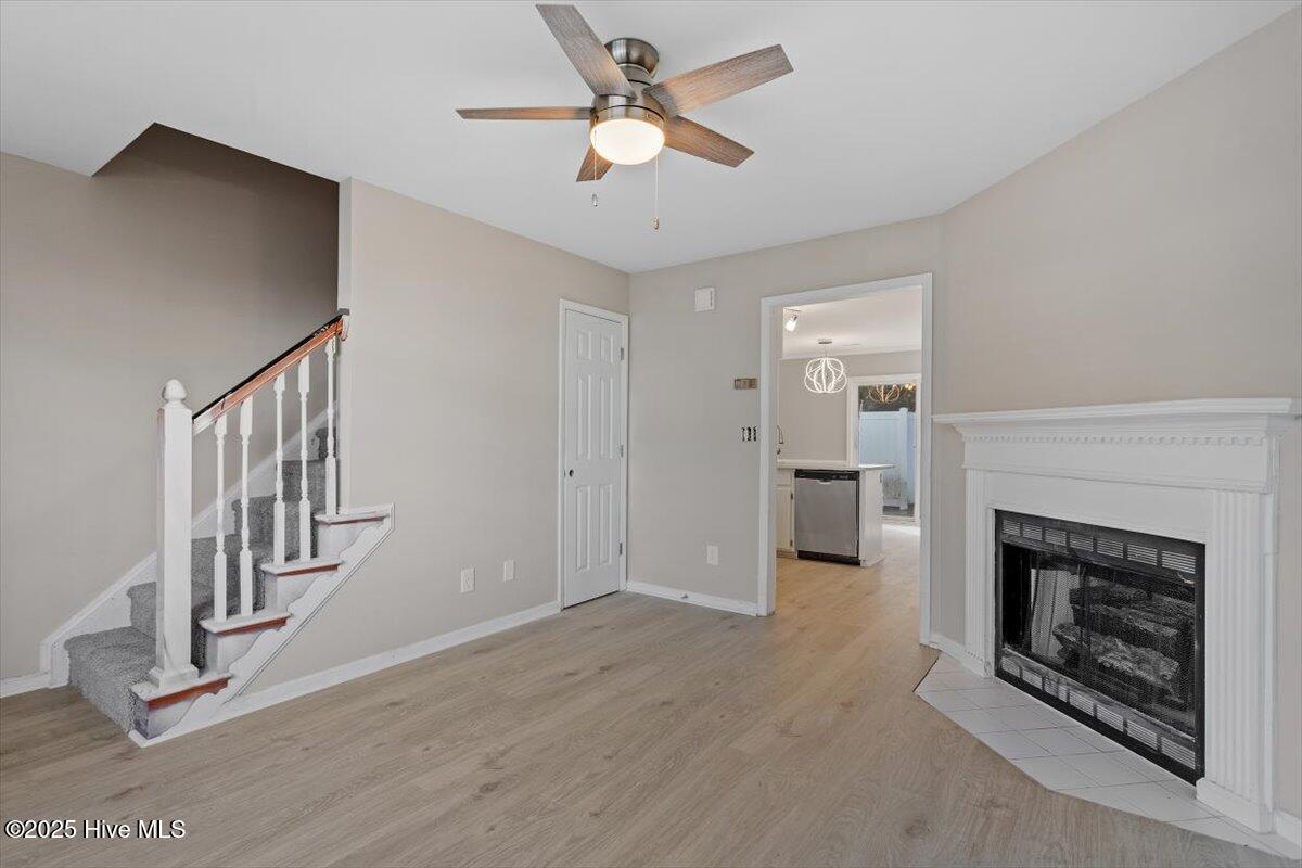 3900 Sterling Pointe Drive Aa-4 Property Photo 6