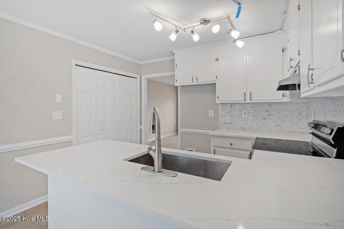 3900 Sterling Pointe Drive Aa-4 Property Photo 12