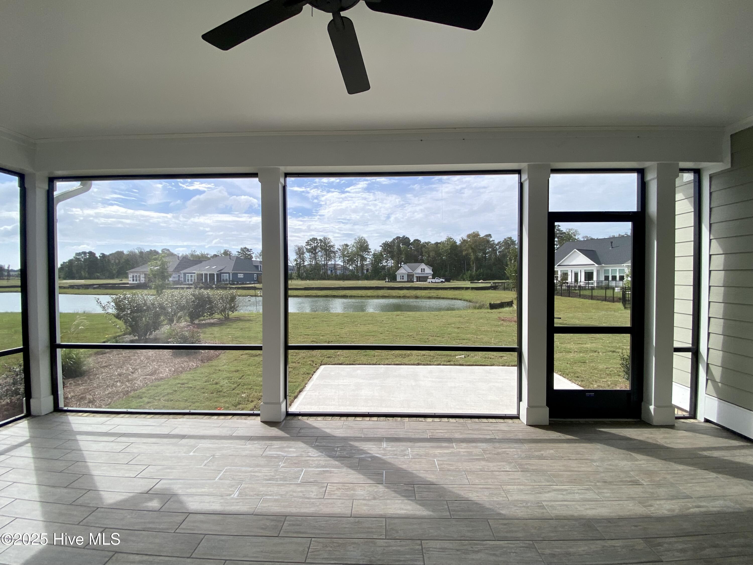 3381 Island Lakes Drive Property Photo 11