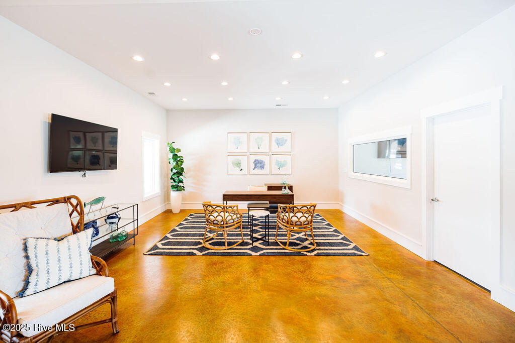 3381 Island Lakes Drive Property Photo 14