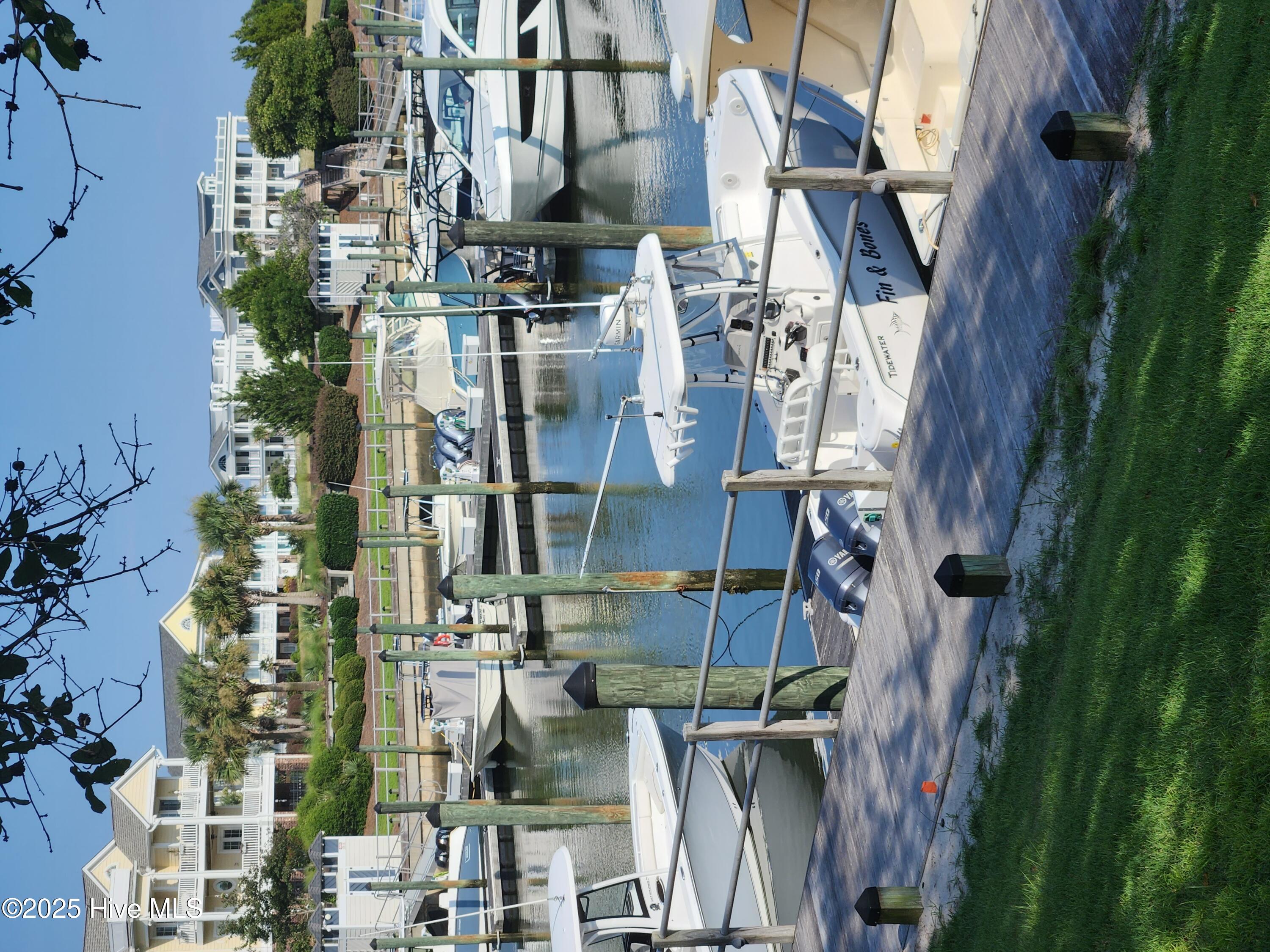 699 Beaufain Street Property Photo 1