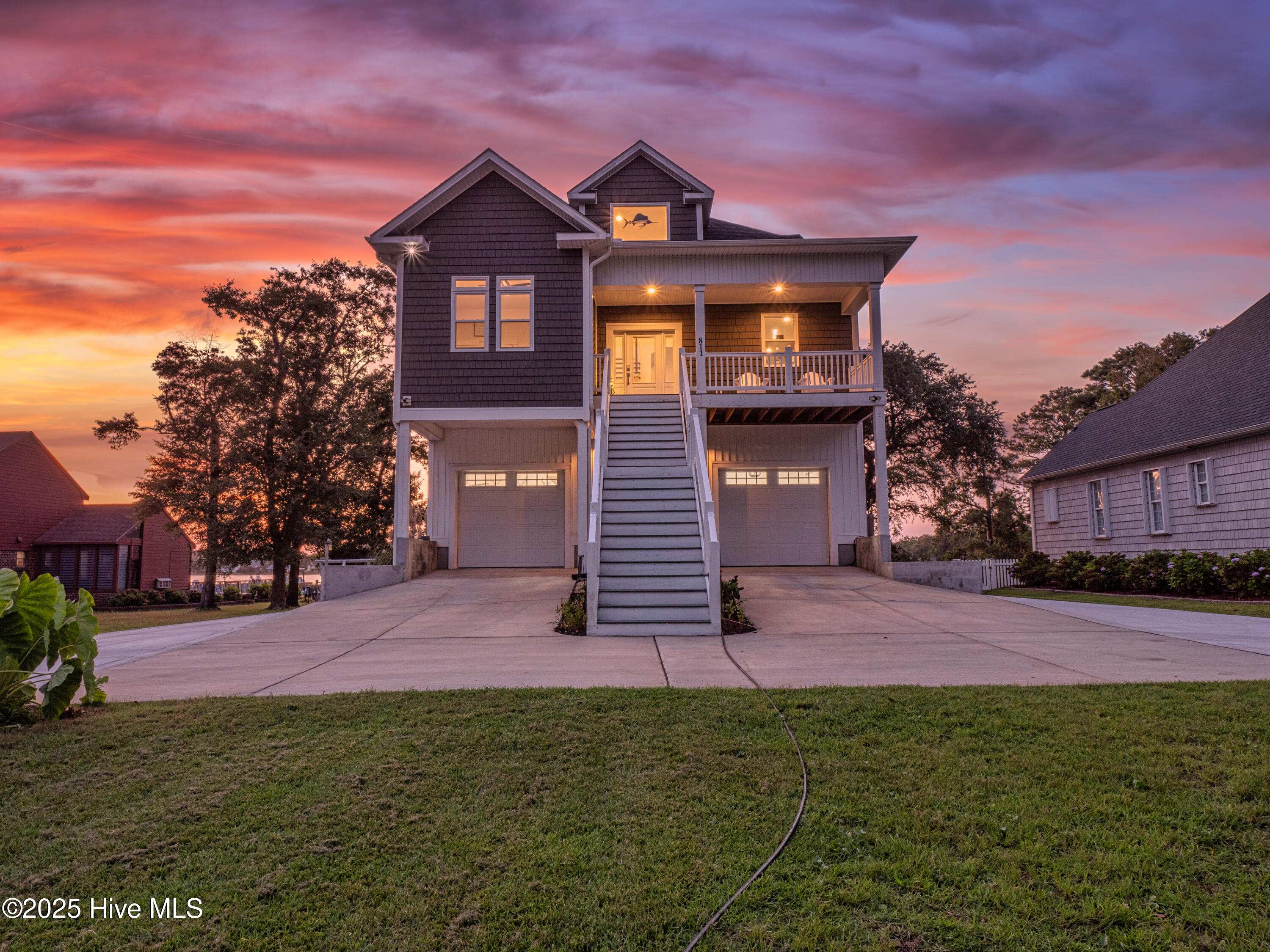 811 Chadwick Shores Drive Property Photo 1