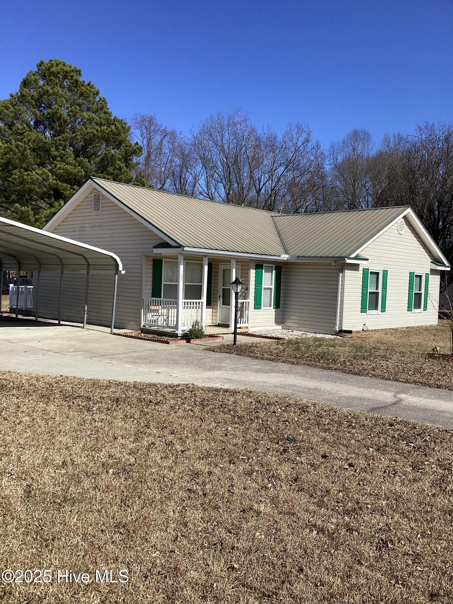 103 Bluebird Court Property Photo