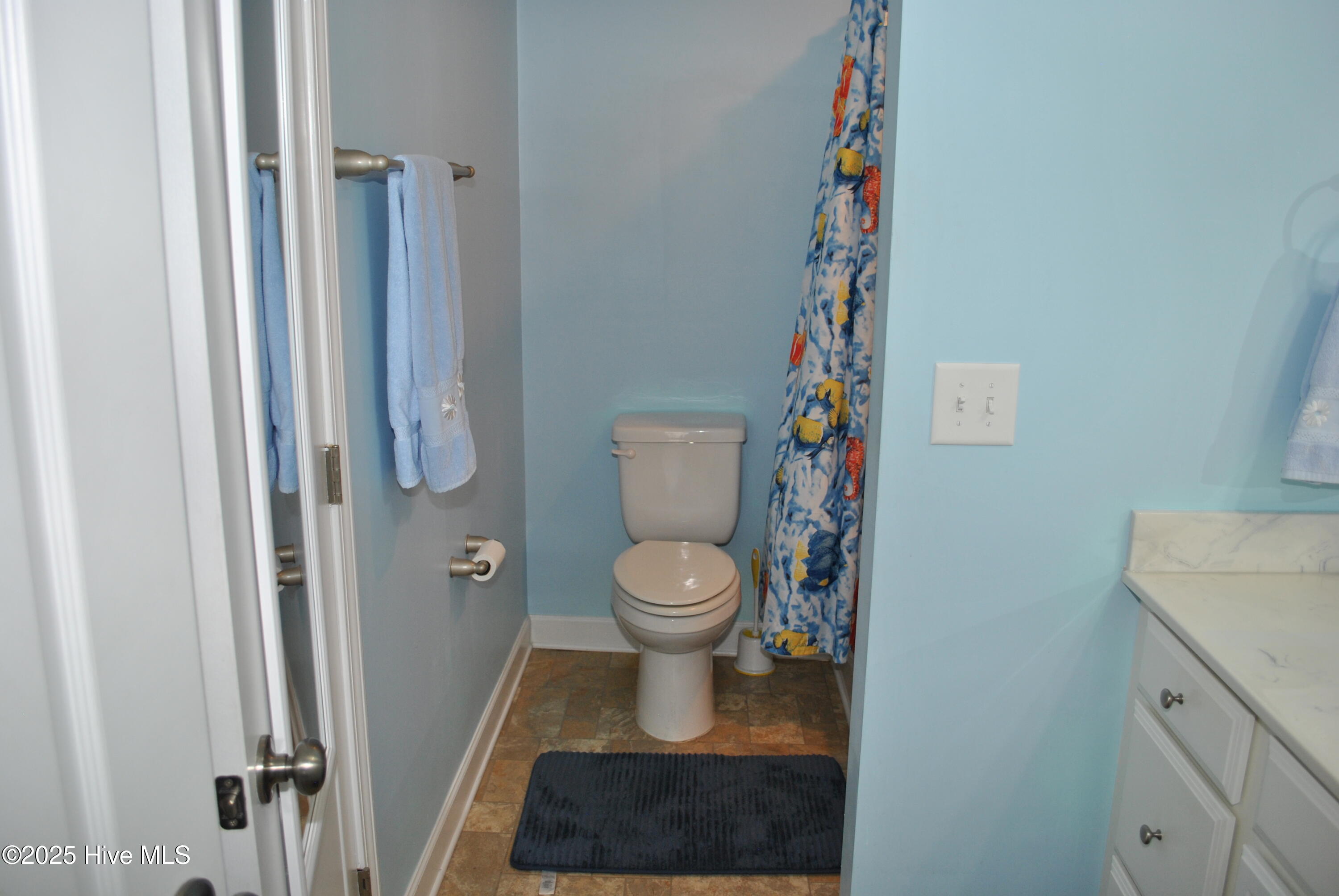 1091 Bridgeport Way Property Photo 8