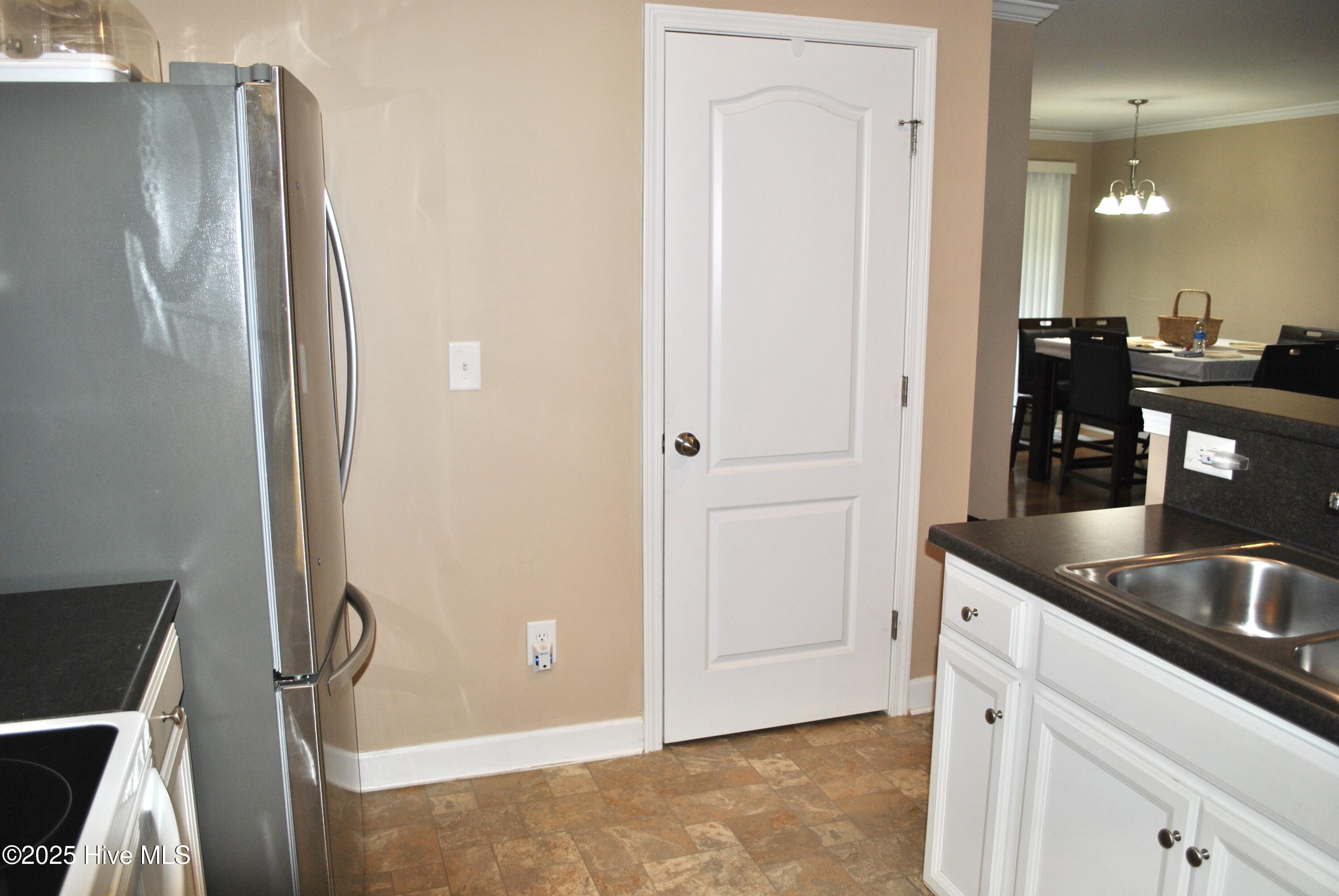 1091 Bridgeport Way Property Photo 11