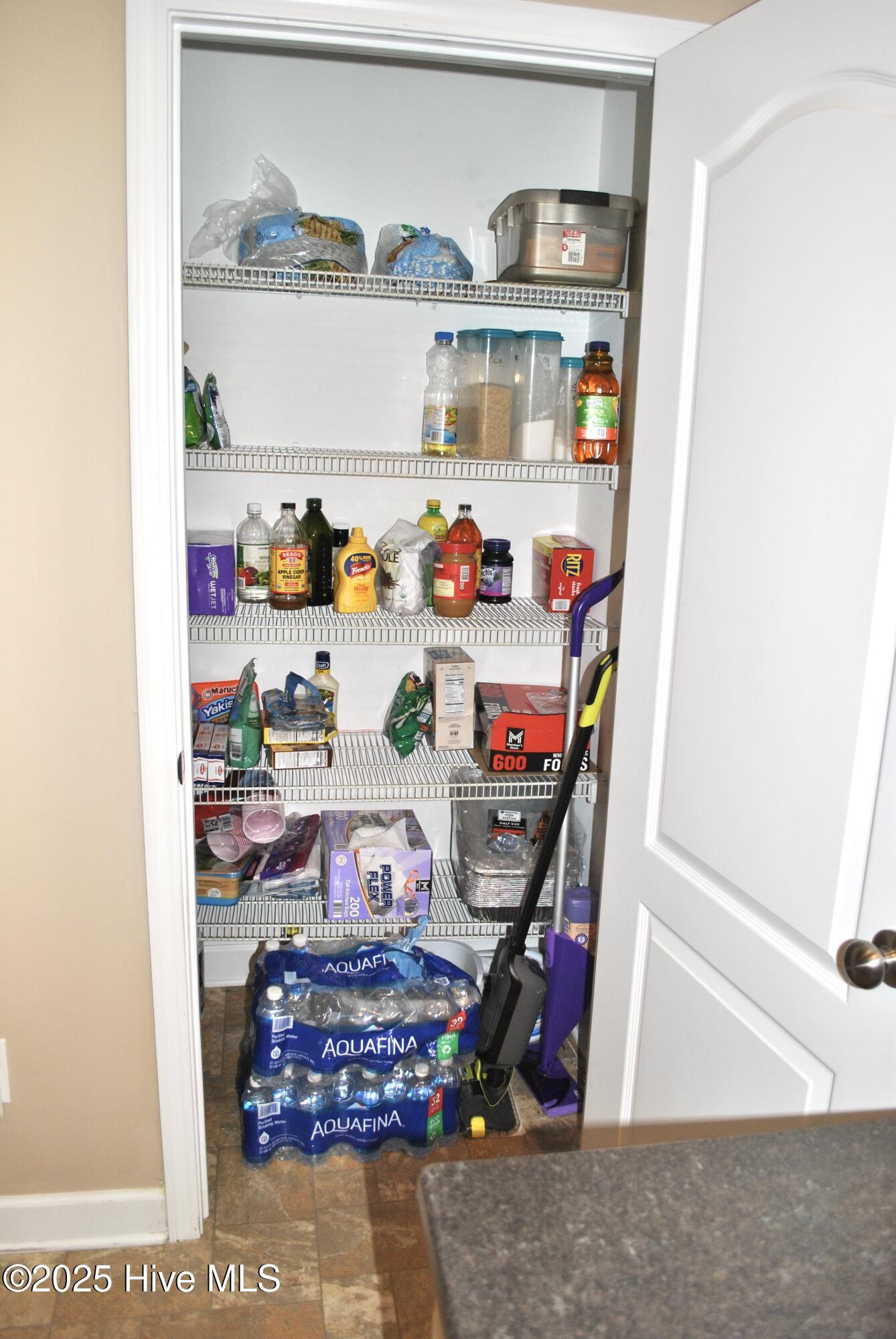 1091 Bridgeport Way Property Photo 12