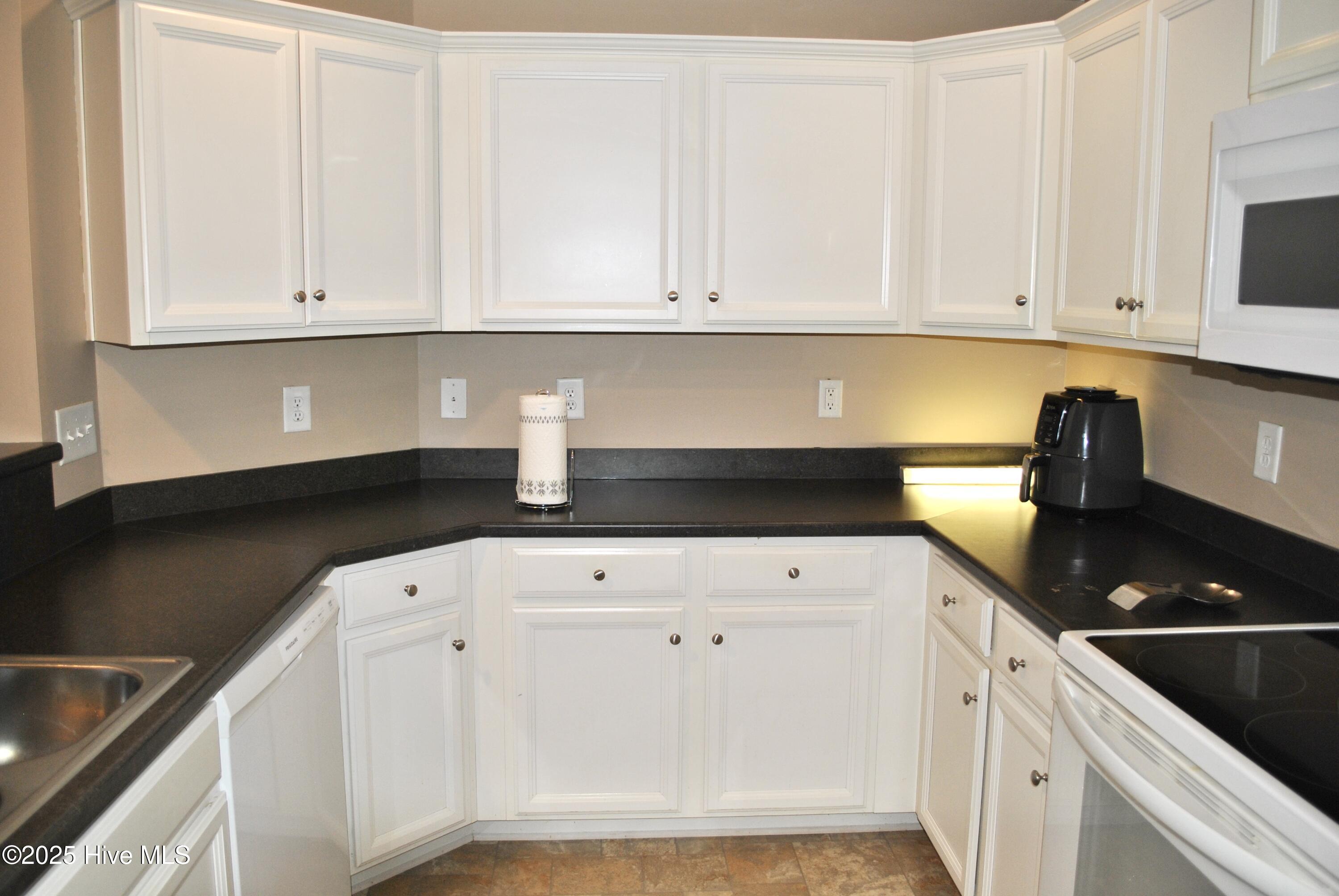 1091 Bridgeport Way Property Photo 13