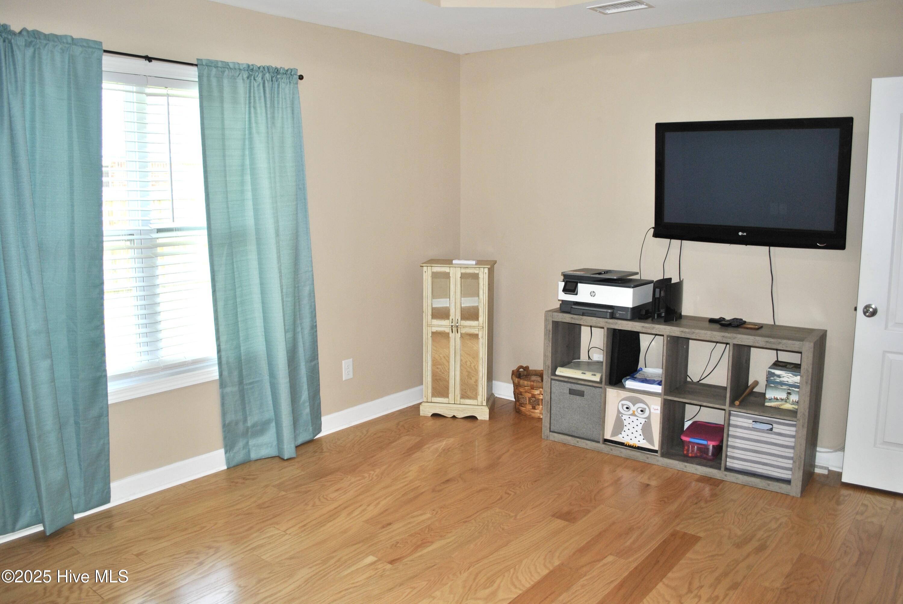 1091 Bridgeport Way Property Photo 15