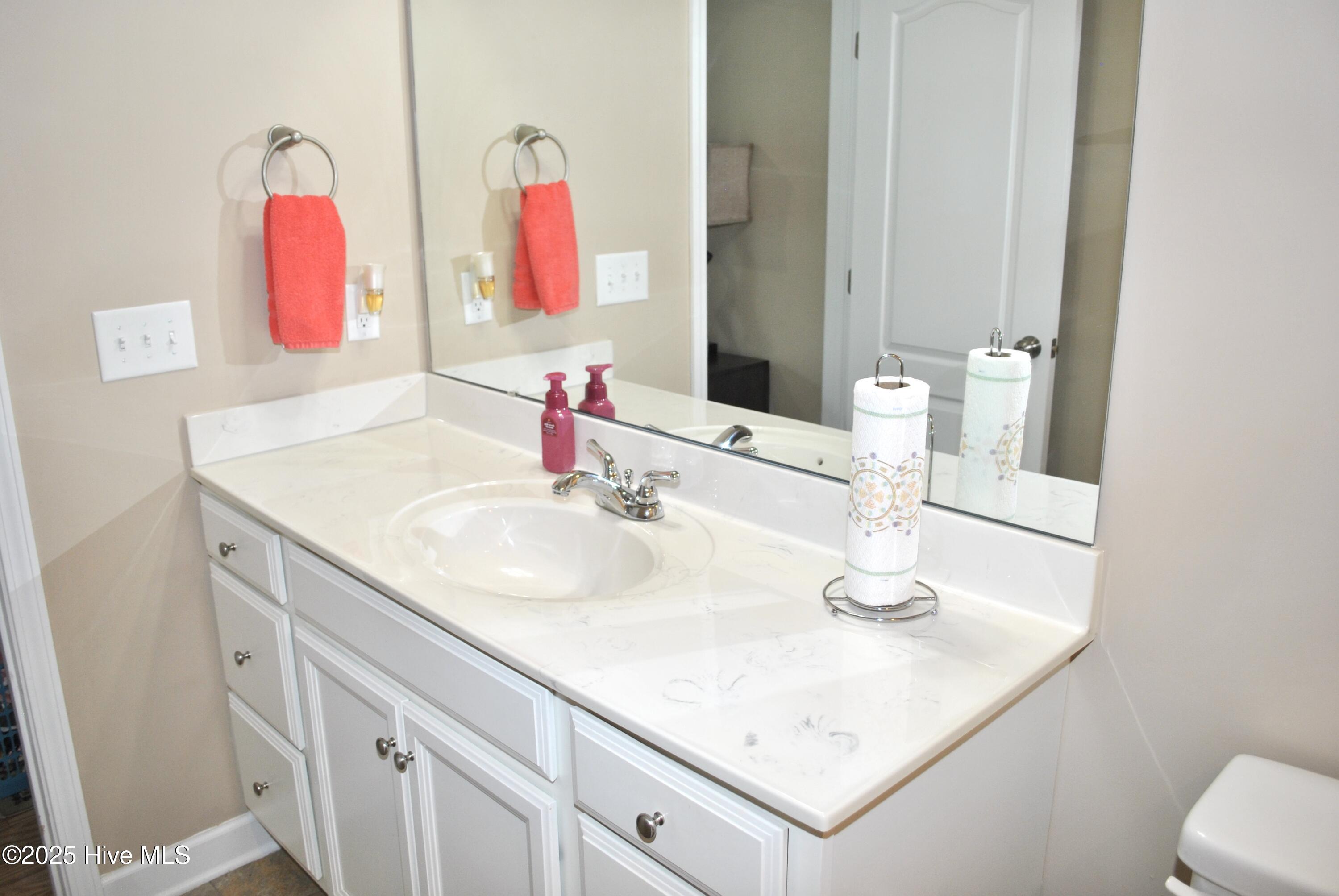 1091 Bridgeport Way Property Photo 17