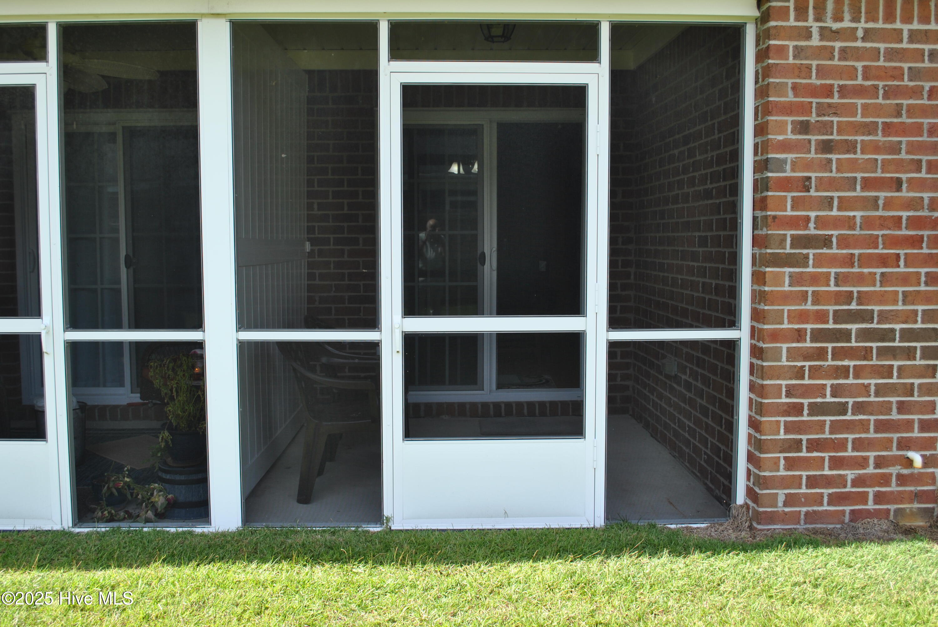 1091 Bridgeport Way Property Photo 20