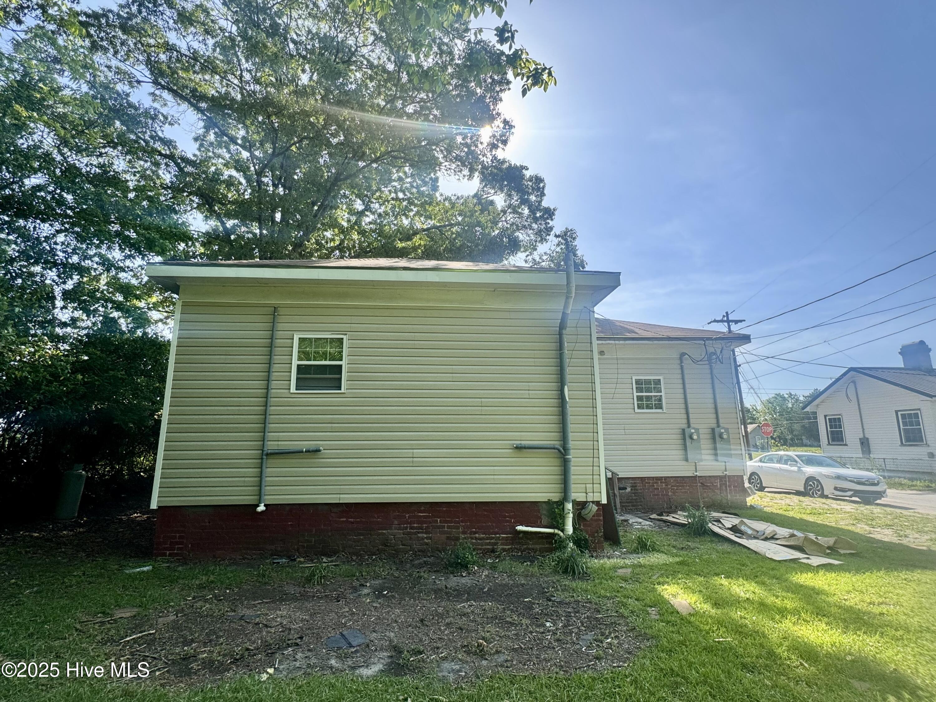 608 N East Street Property Photo 2