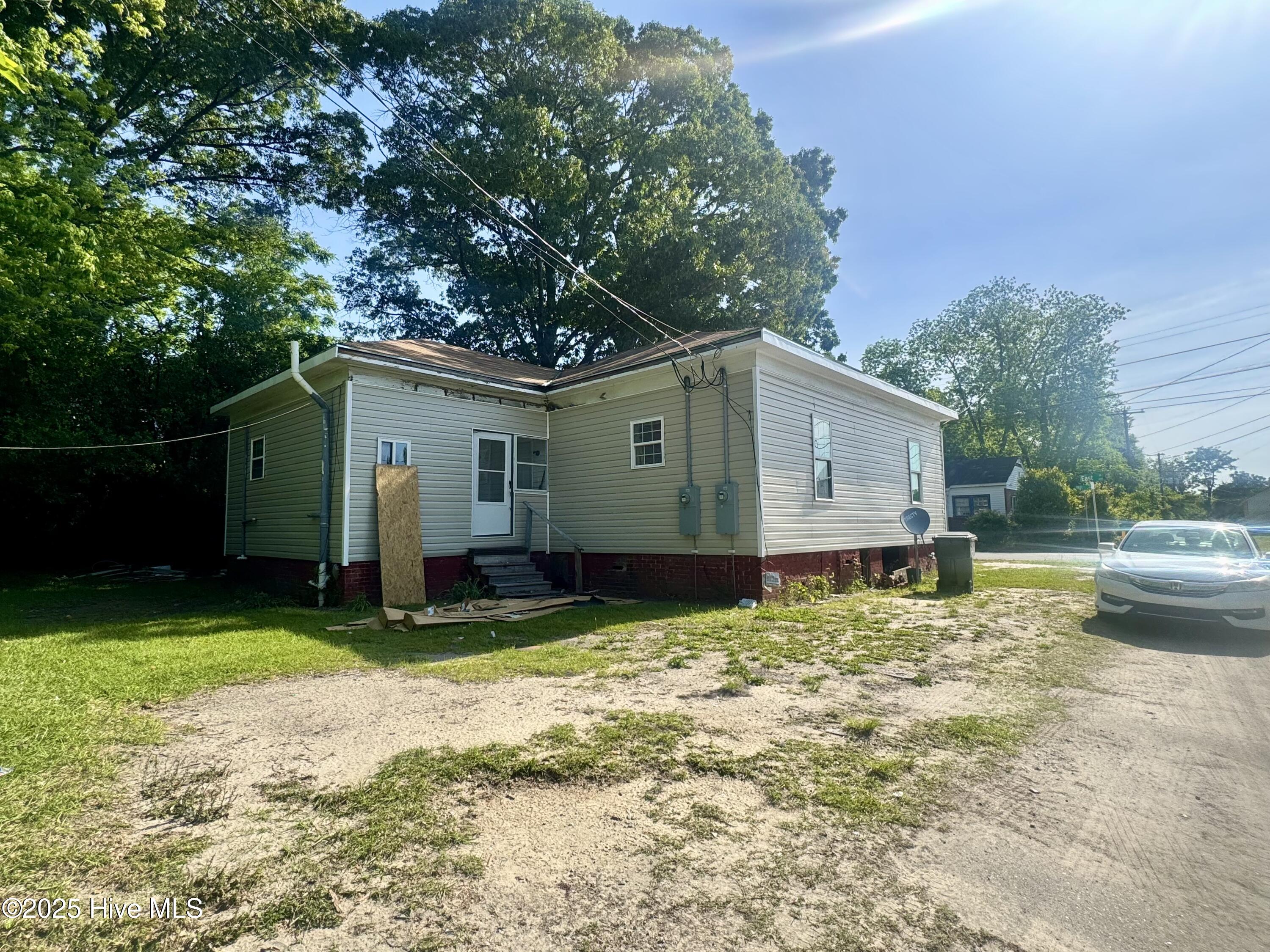 608 N East Street Property Photo 3