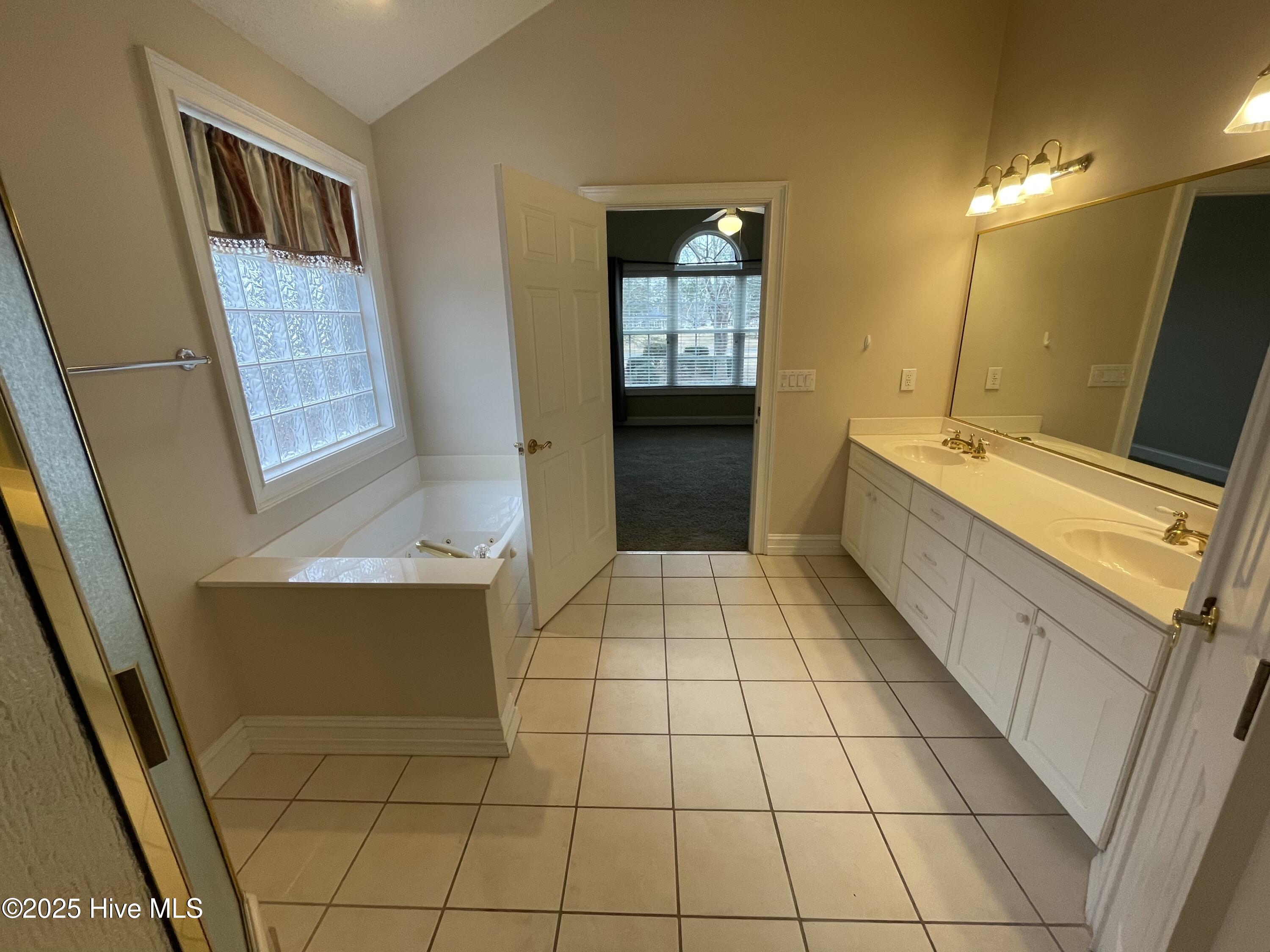 233 S Middleton Drive Property Photo 11