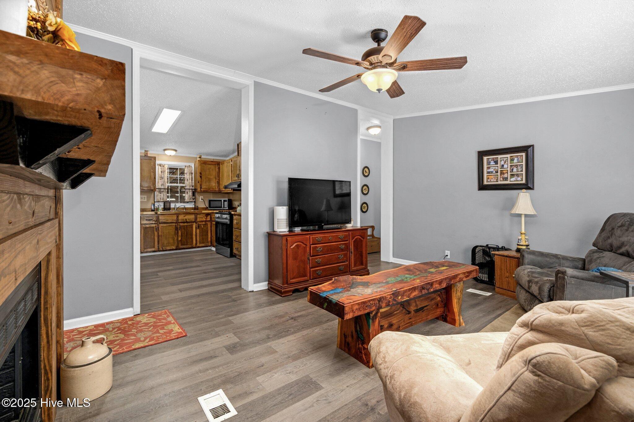 4923 Highpoint Drive Property Photo 5