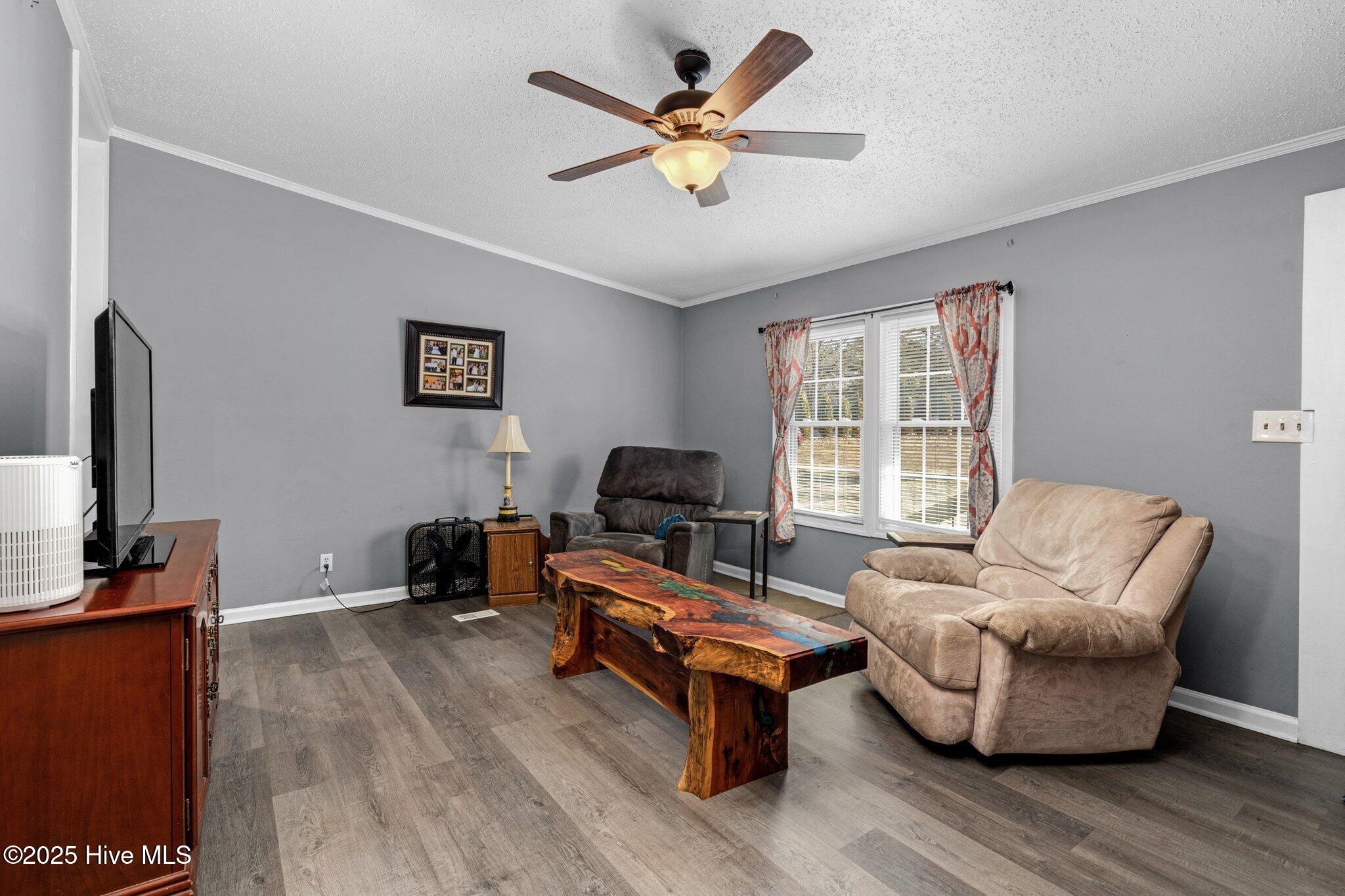 4923 Highpoint Drive Property Photo 6