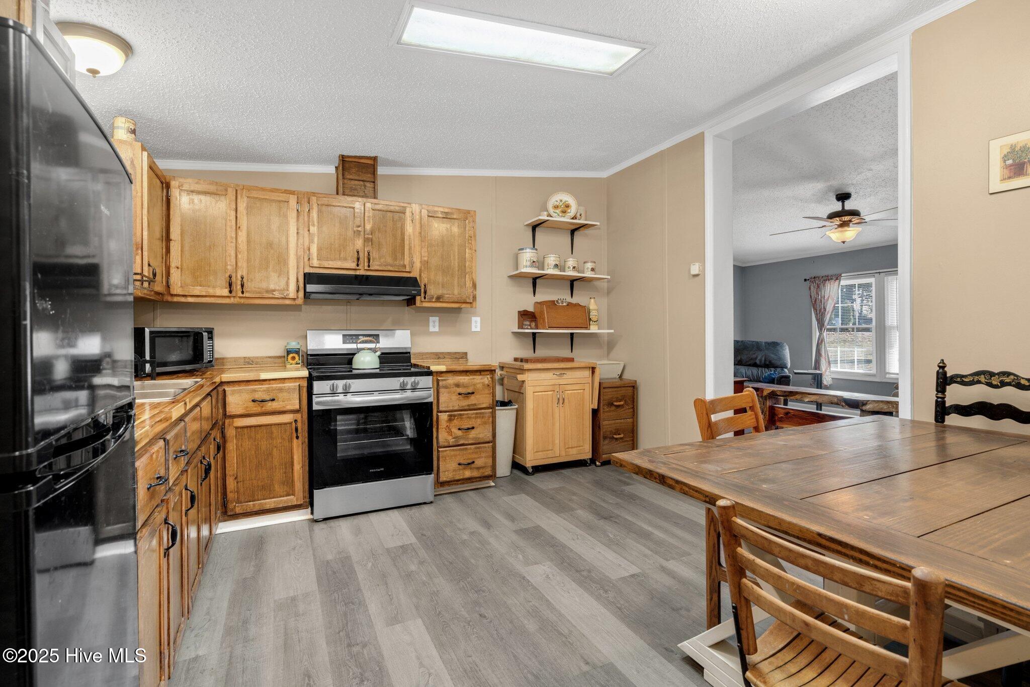 4923 Highpoint Drive Property Photo 10