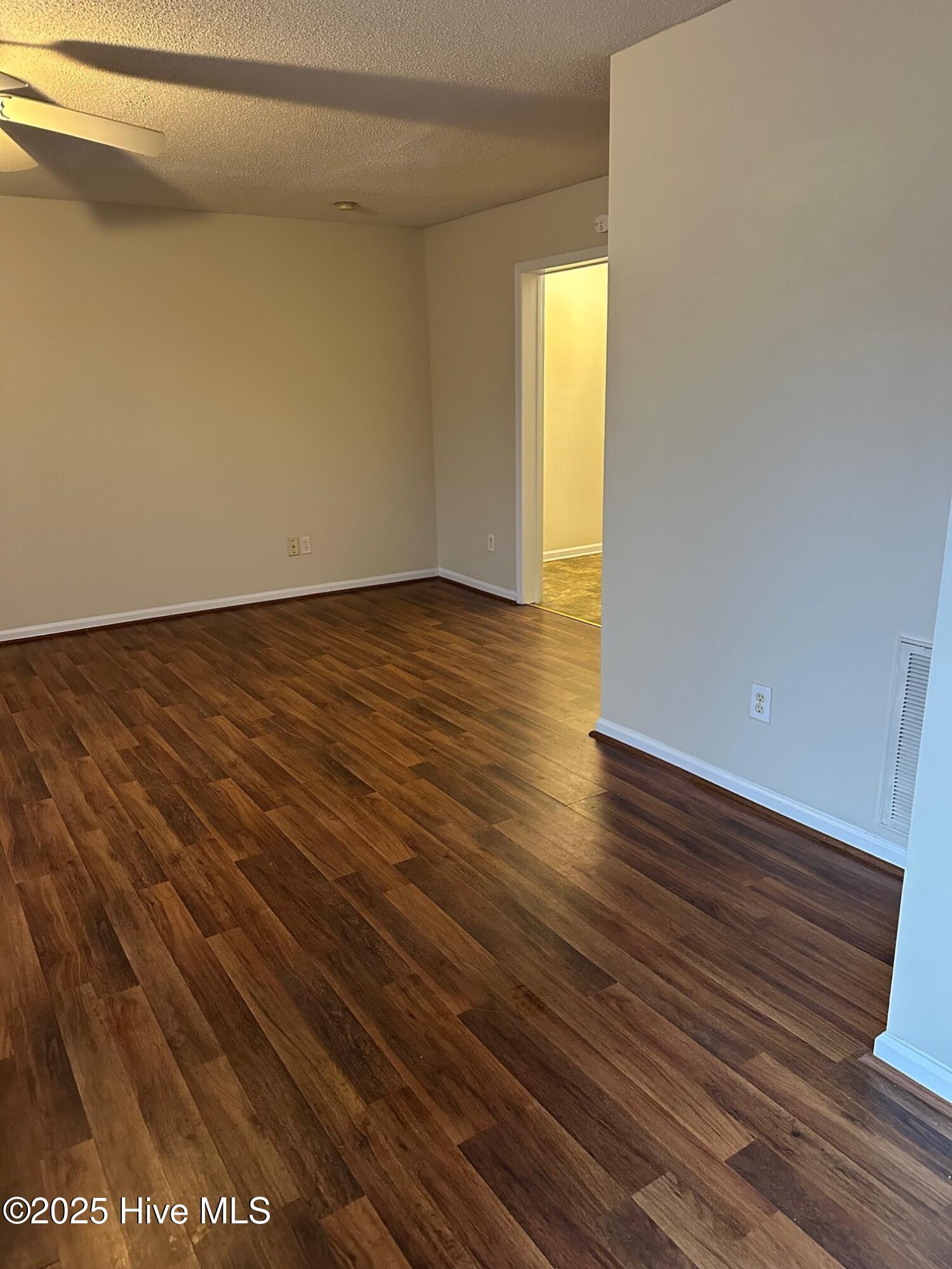 2507 Bluff View Court B Property Photo 2