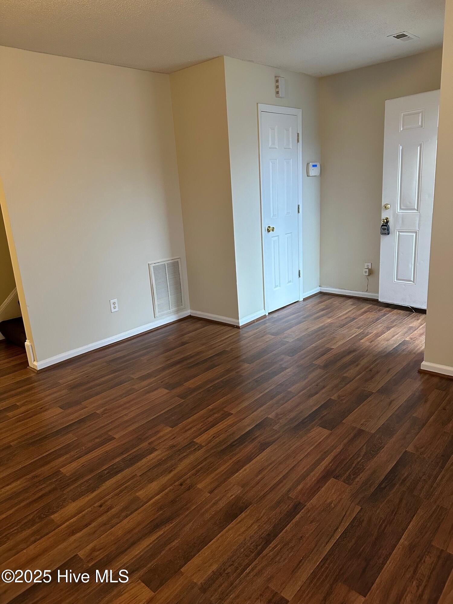 2507 Bluff View Court B Property Photo 4