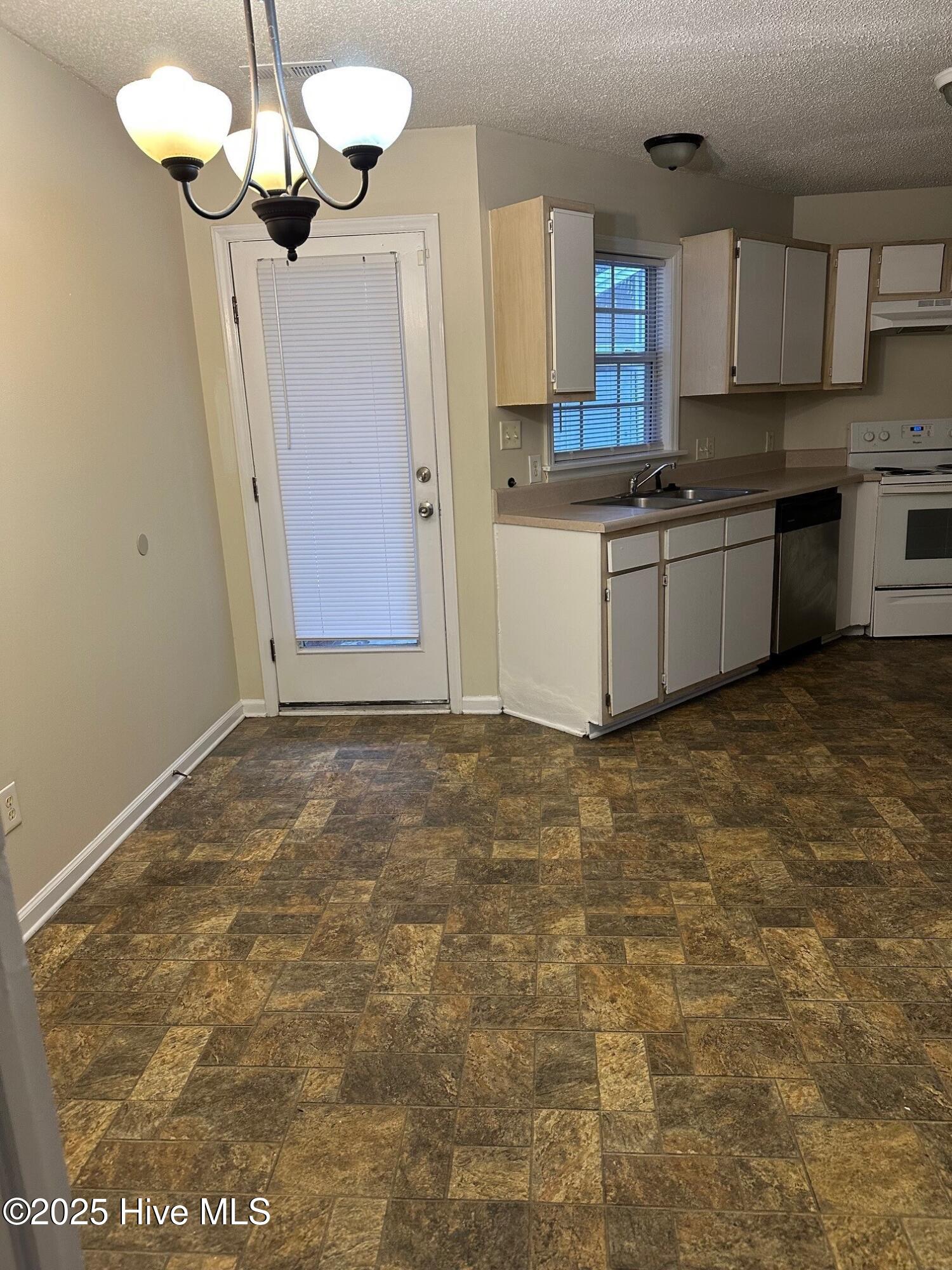 2507 Bluff View Court B Property Photo 6