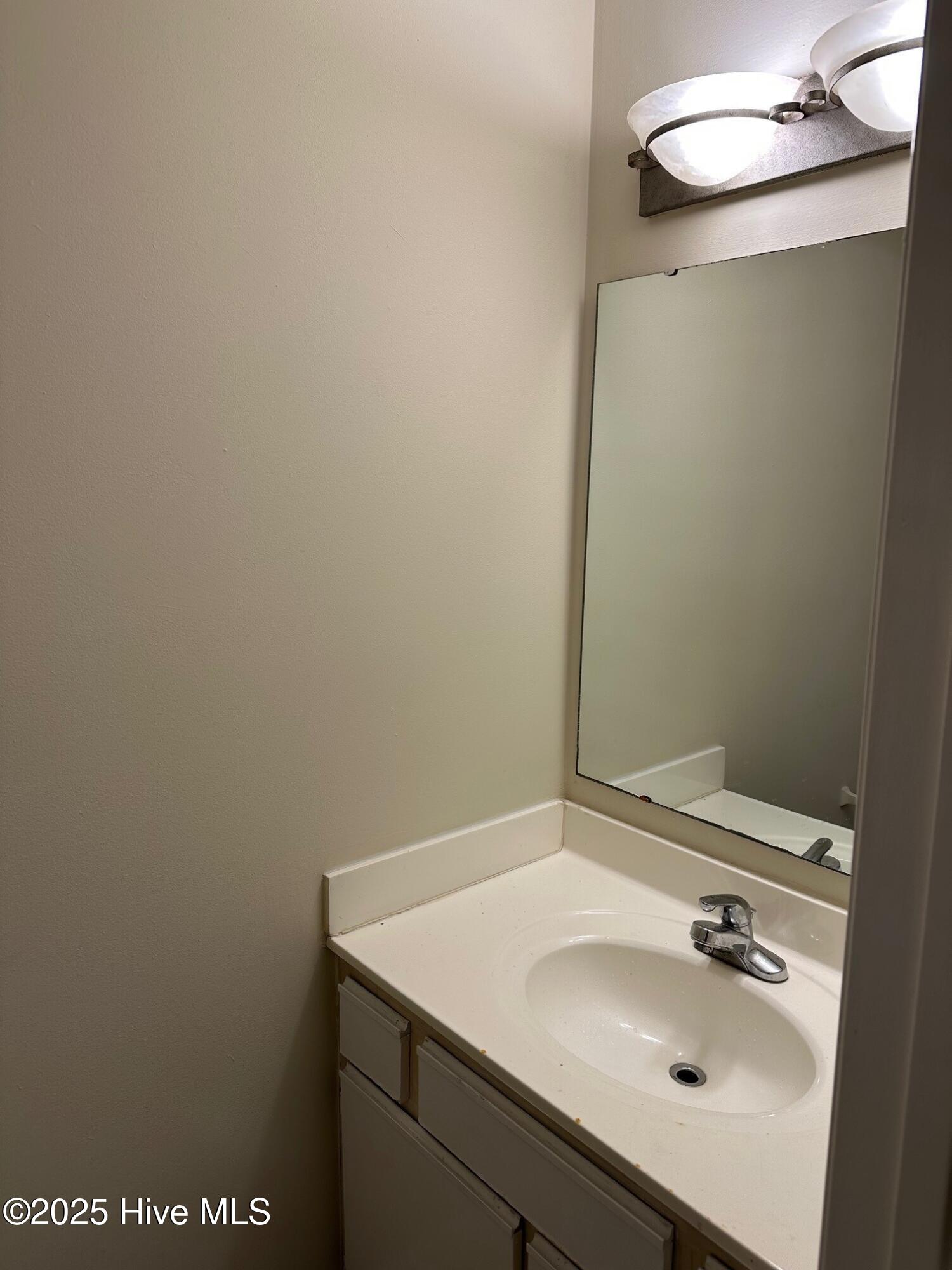 2507 Bluff View Court B Property Photo 8