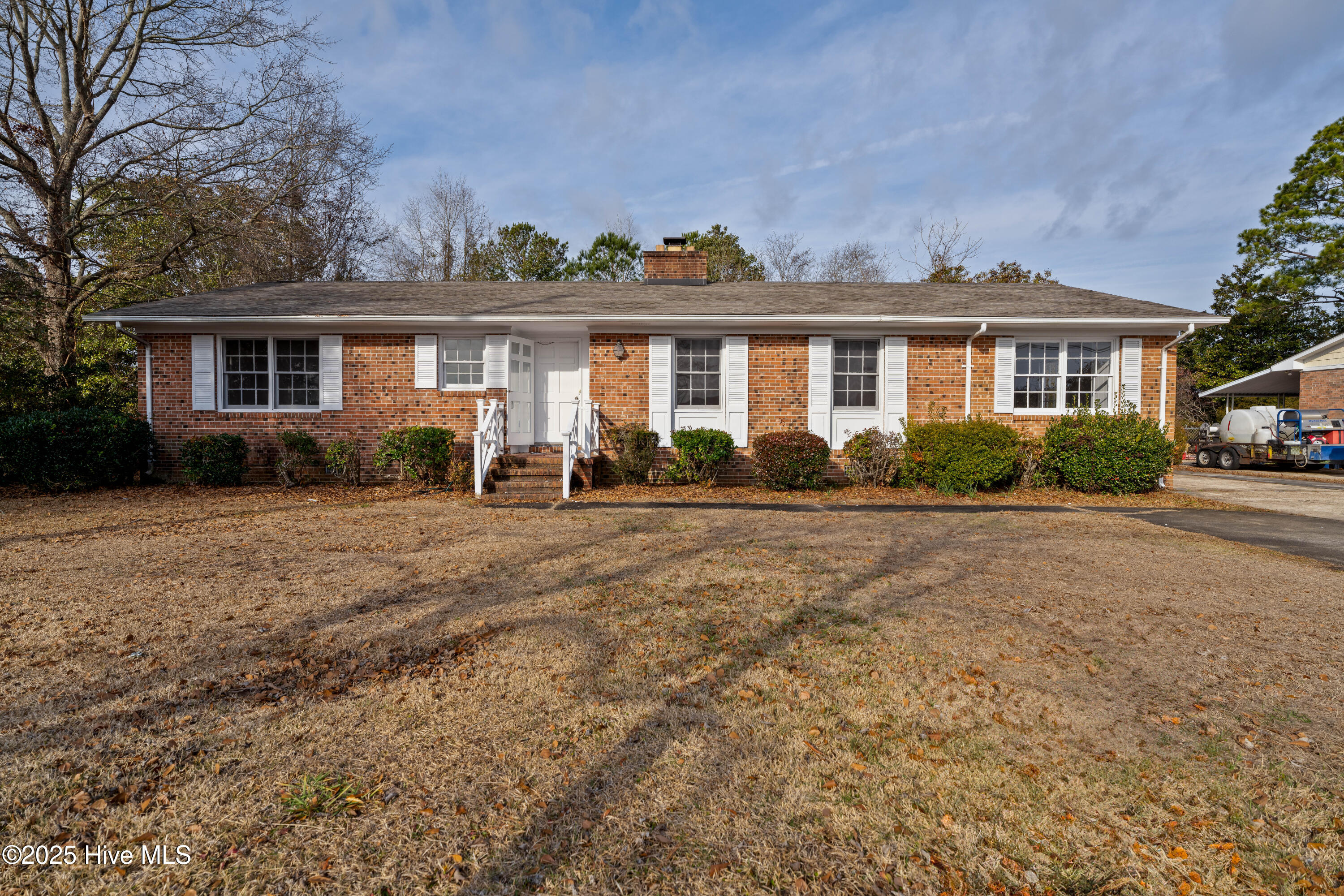 1007 Henderson Drive Property Photo 1