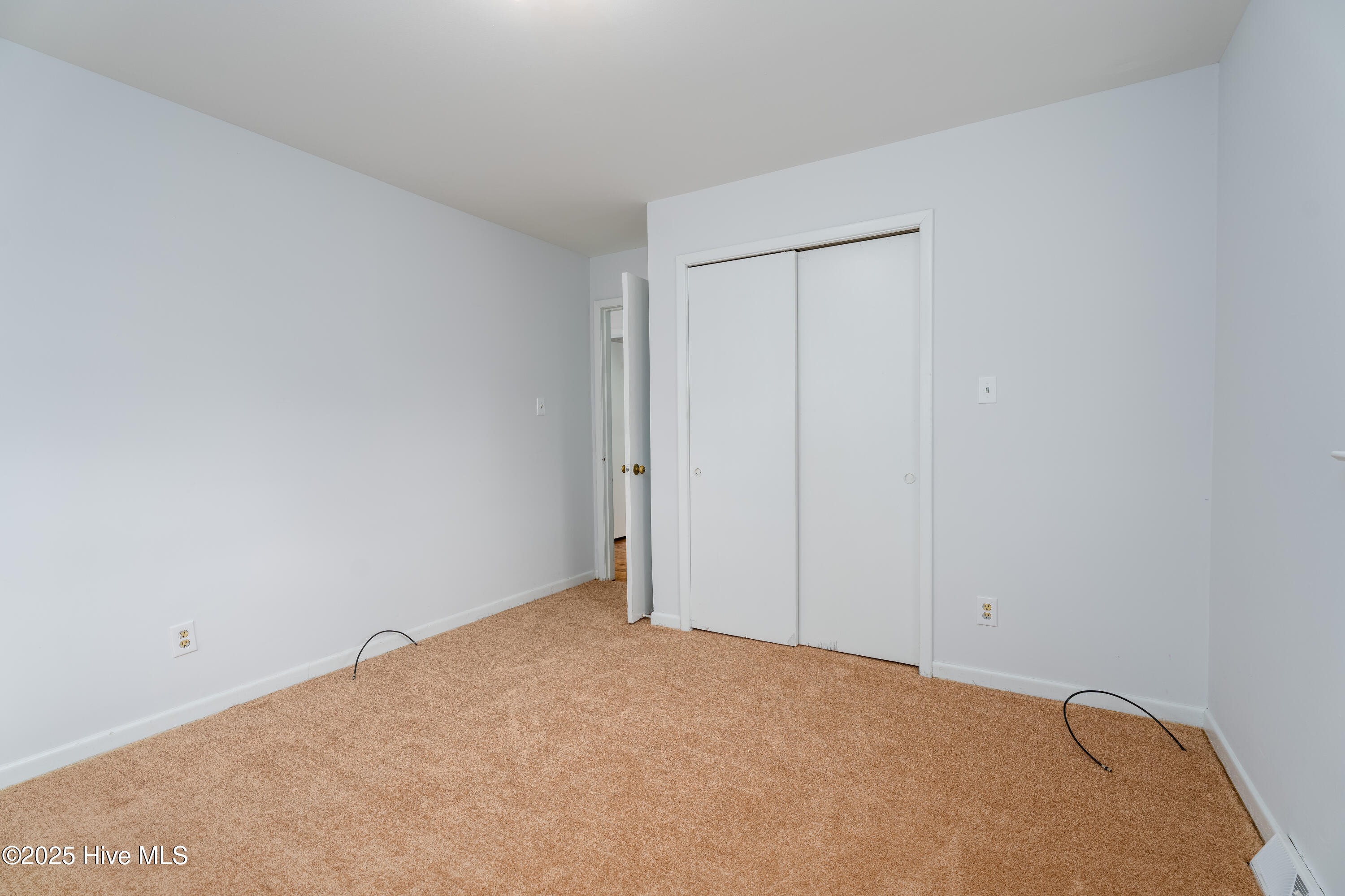1007 Henderson Drive Property Photo 14