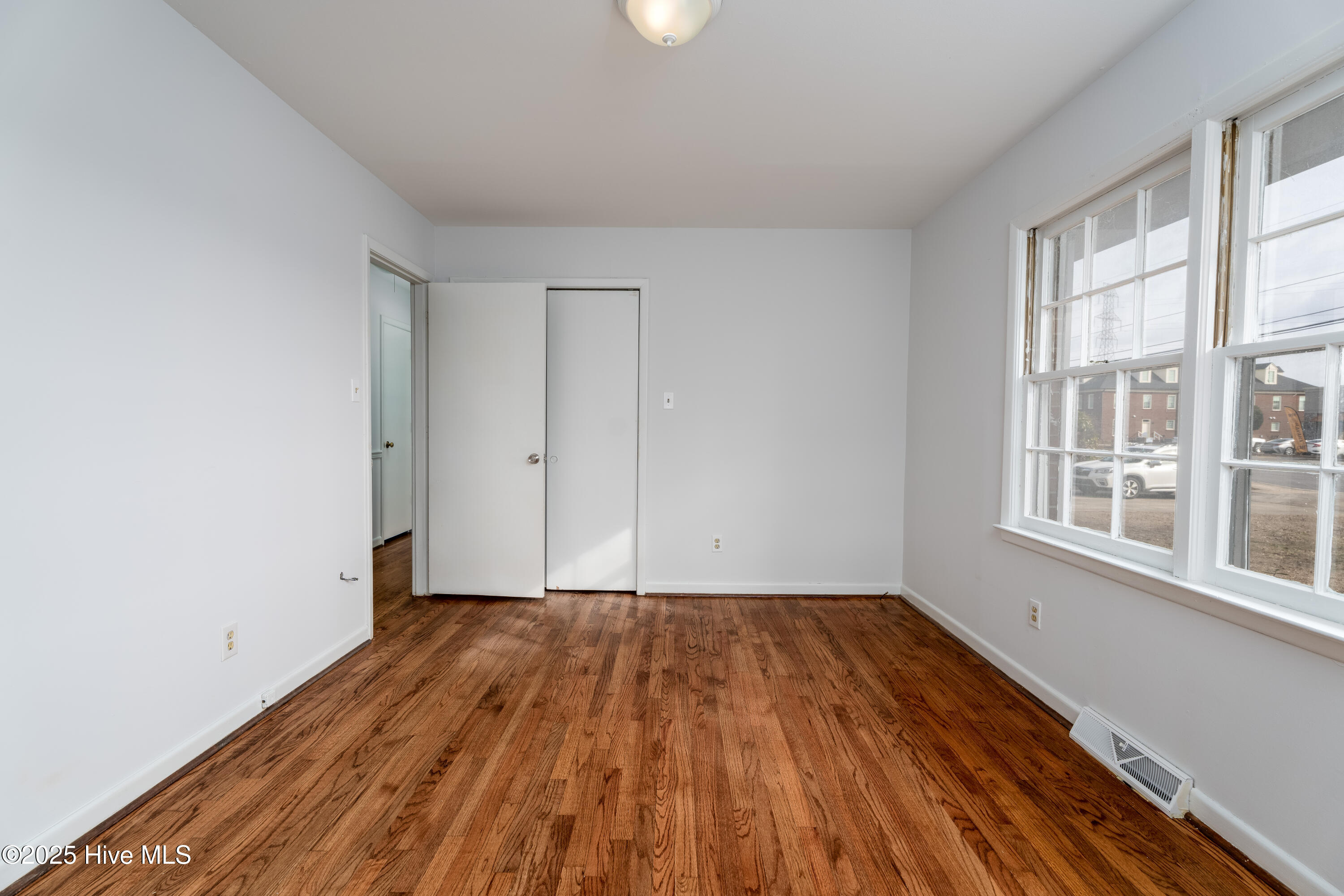 1007 Henderson Drive Property Photo 20