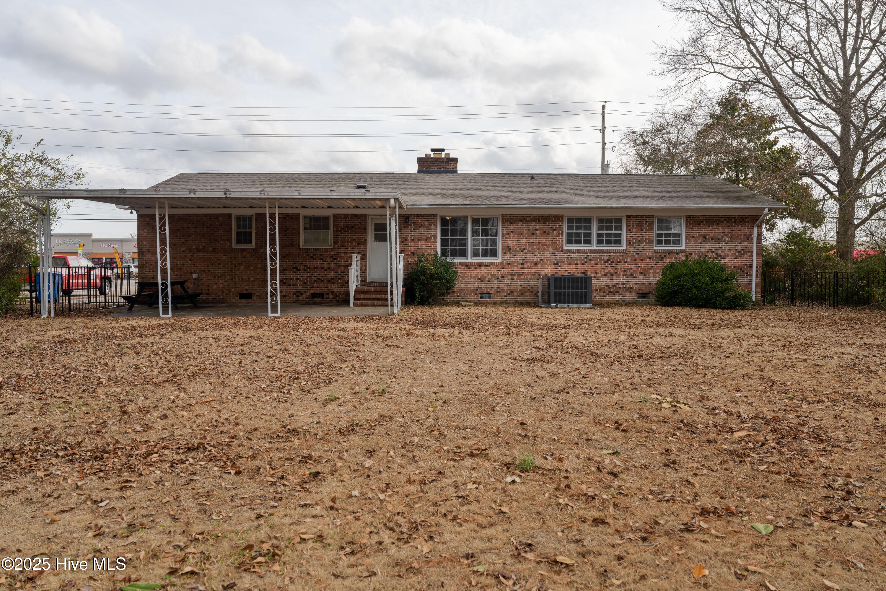 1007 Henderson Drive Property Photo 23
