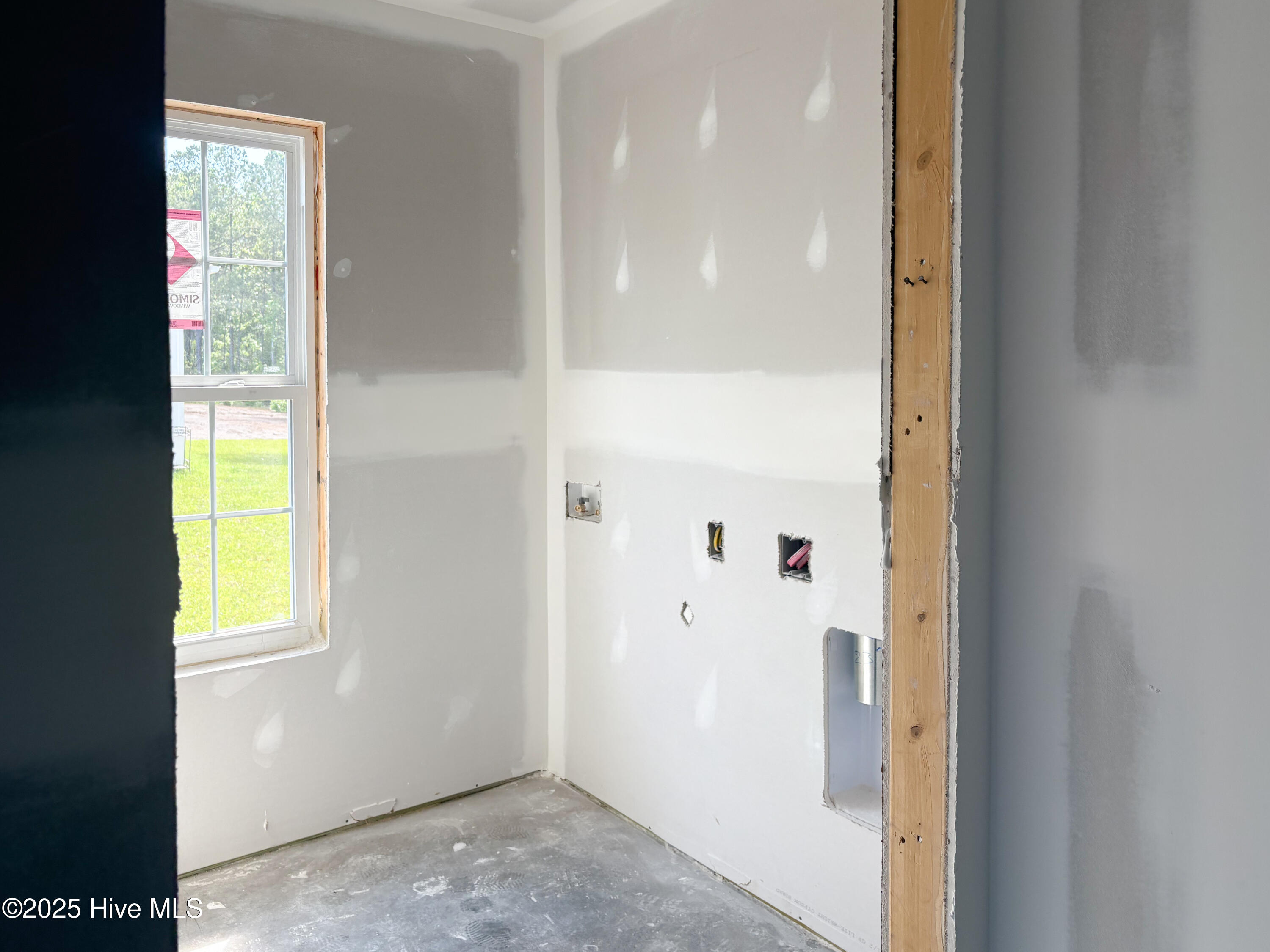 515 Pebble Shore Drive Property Photo 2