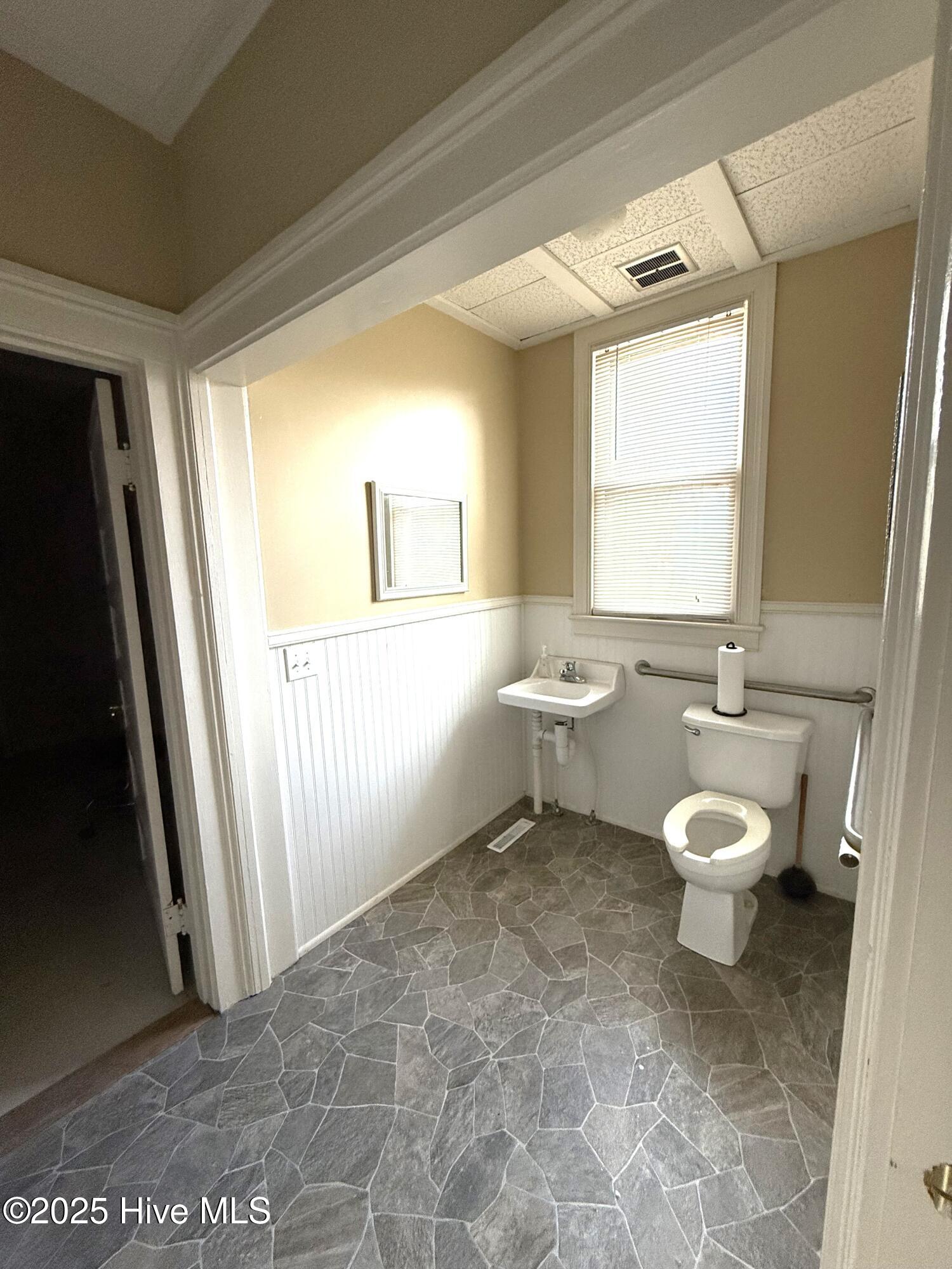 1004 Tarboro Street Property Photo 15