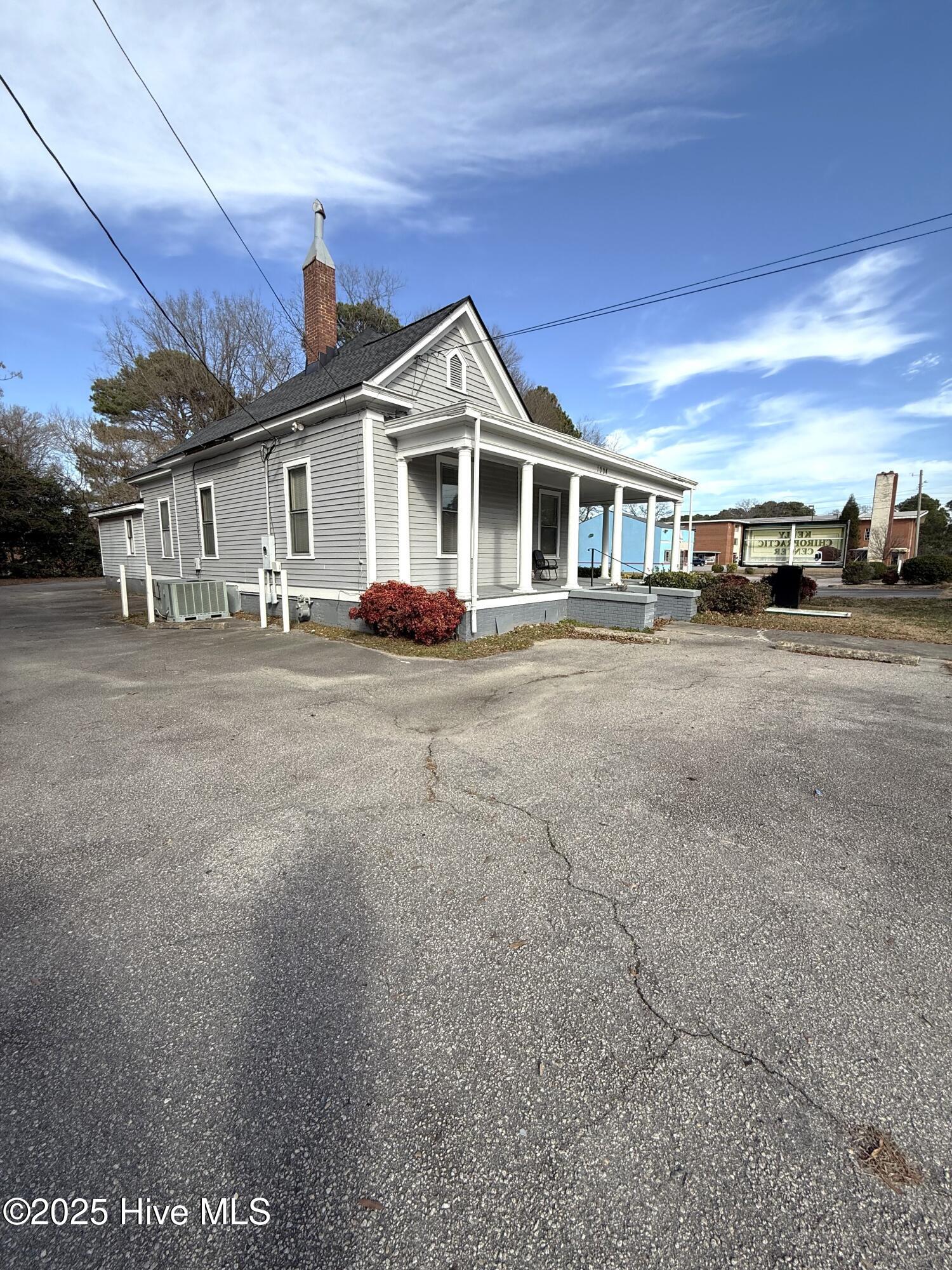1004 Tarboro Street Property Photo 21