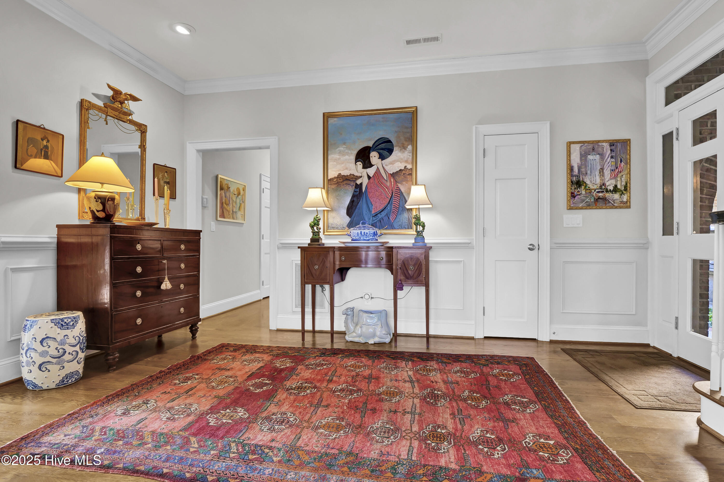1705 Signature Place Property Photo 6