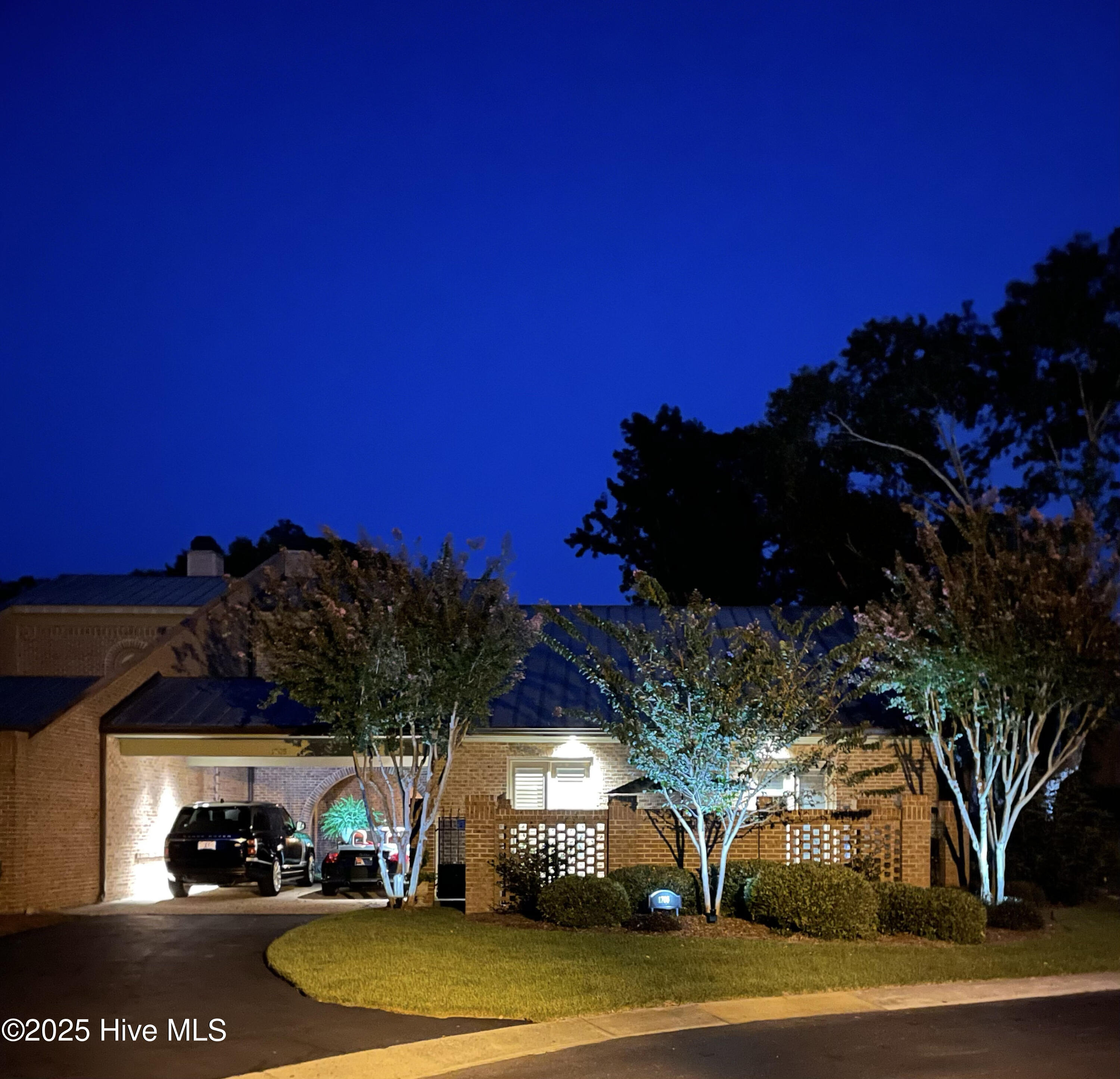 1705 Signature Place Property Photo 53