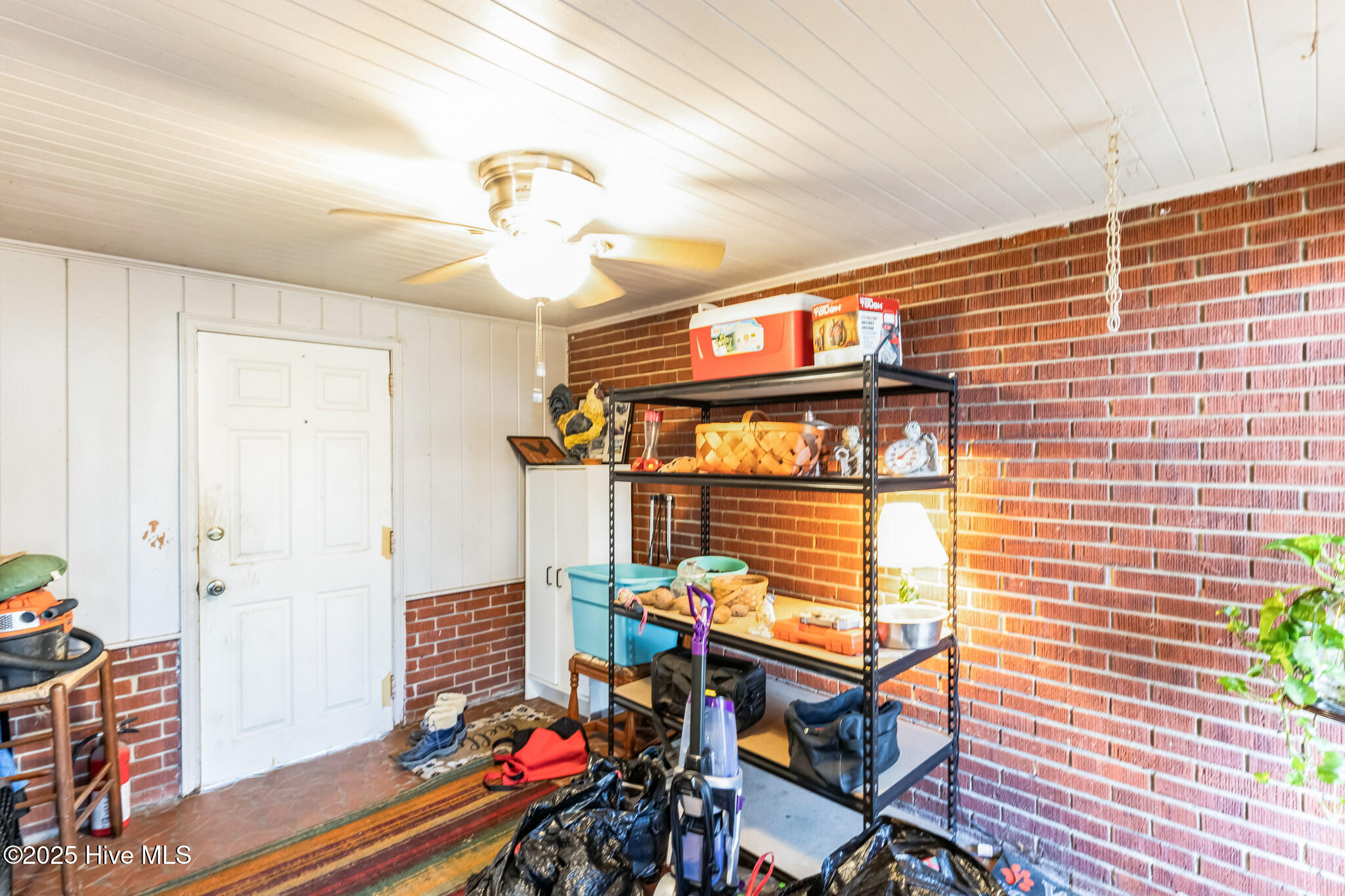 2502 N Barker Street Property Photo 17