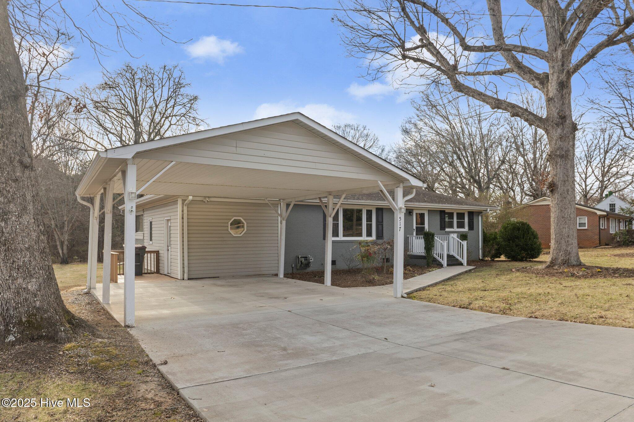 517 Triangle Road Property Photo 4