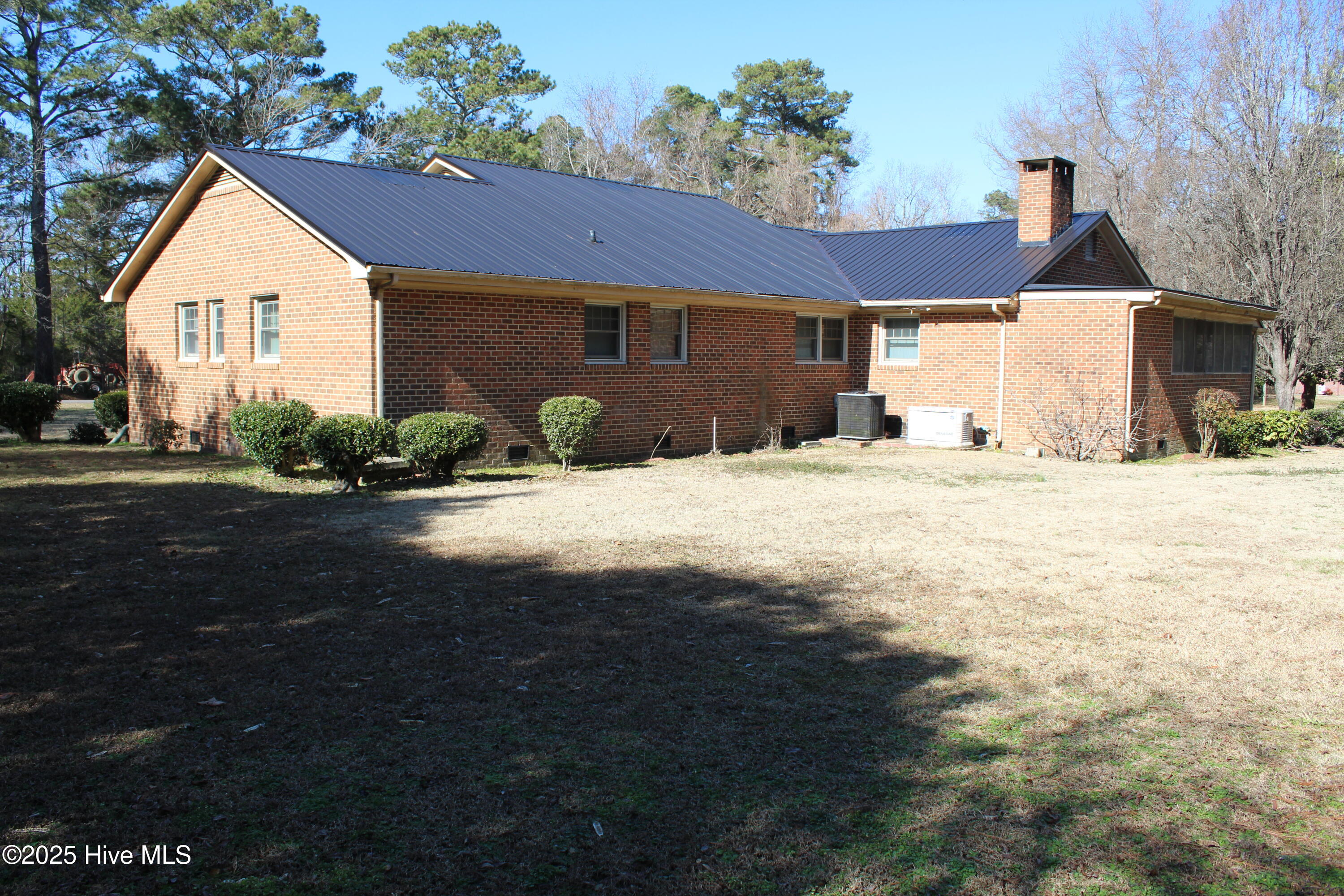 100 Taylor Street Property Photo 8