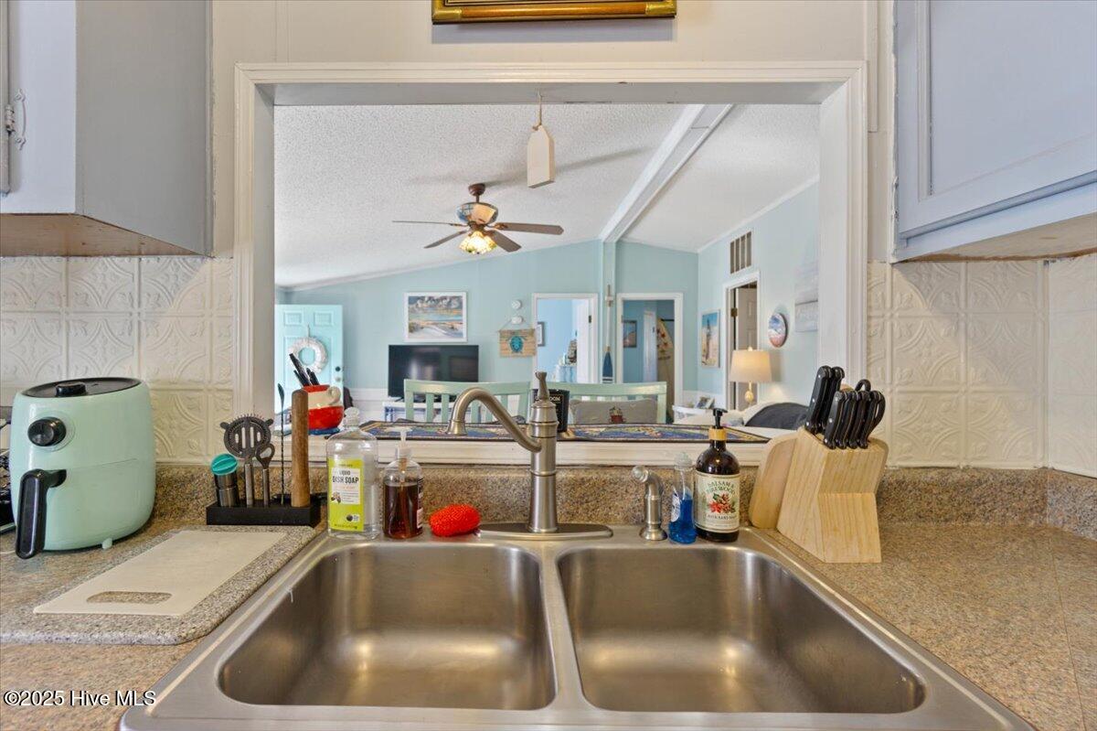 9212 Heritage Drive Property Photo 14