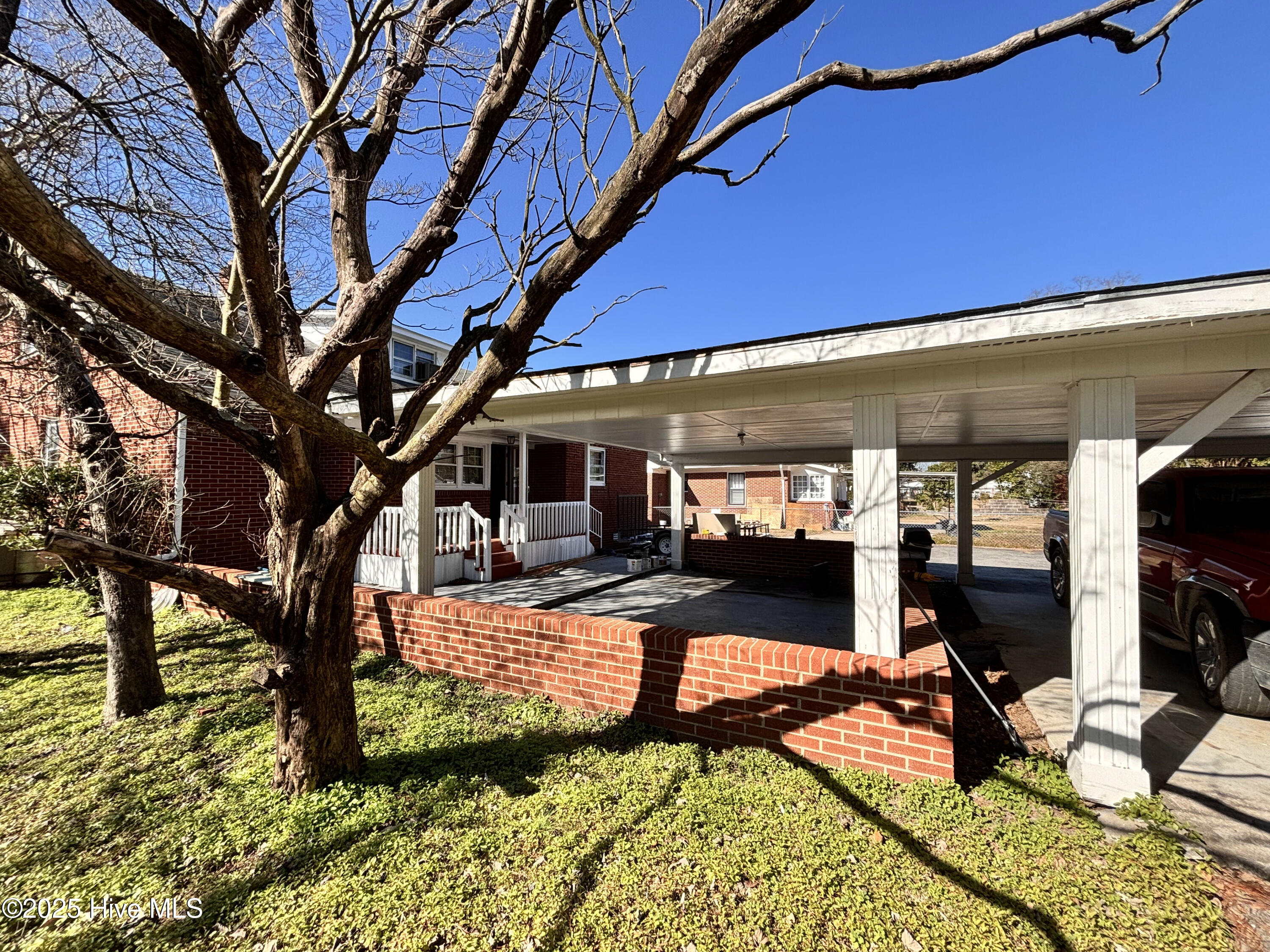518 Mckoy Street Property Photo 8