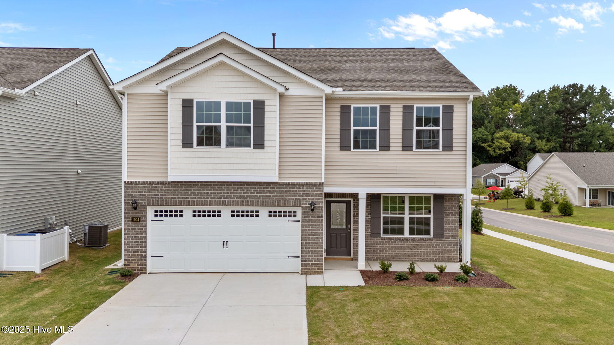 1104 Middlecrest Drive Property Photo 1