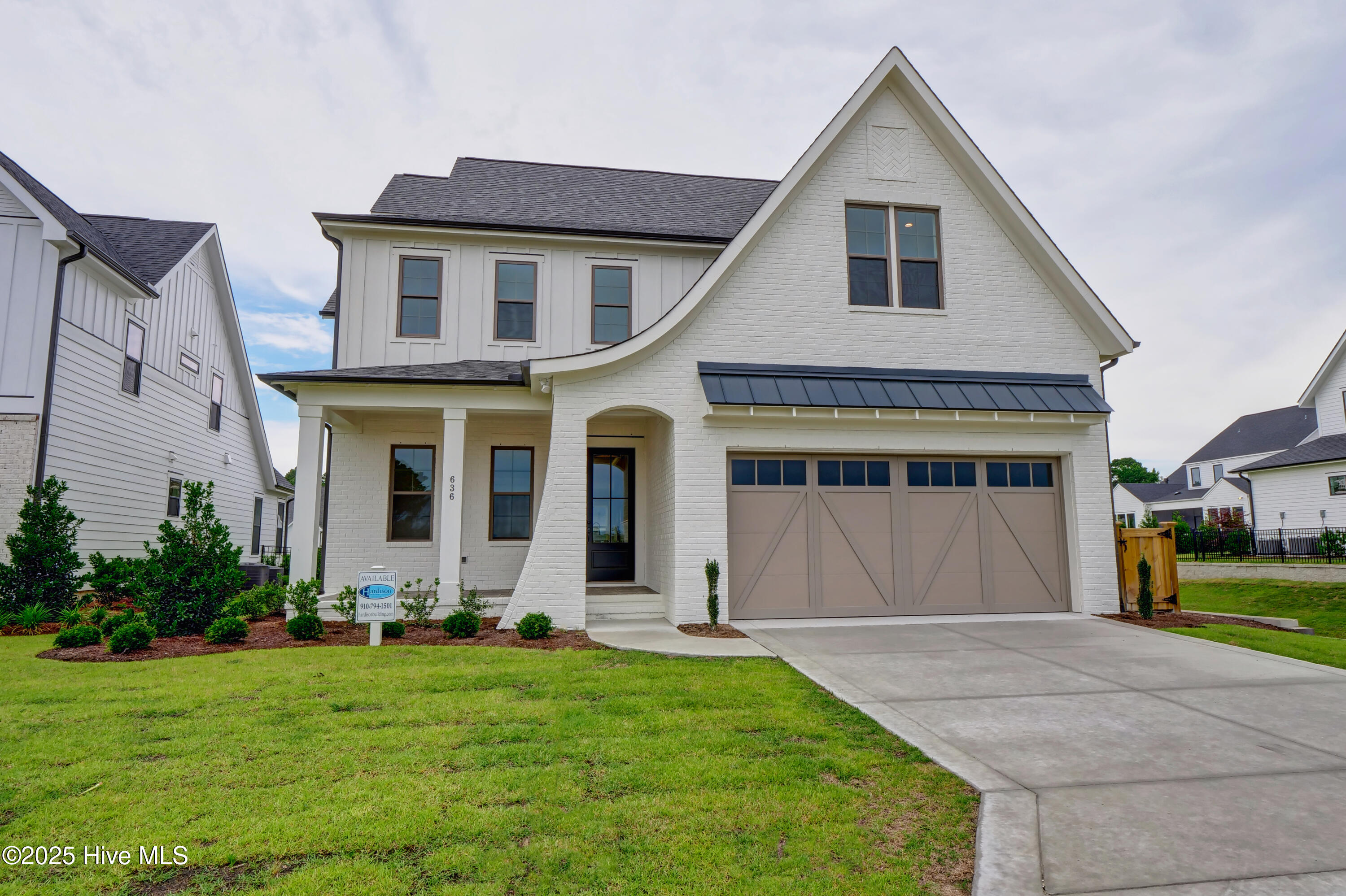 636 Waterstone Drive Property Photo 1