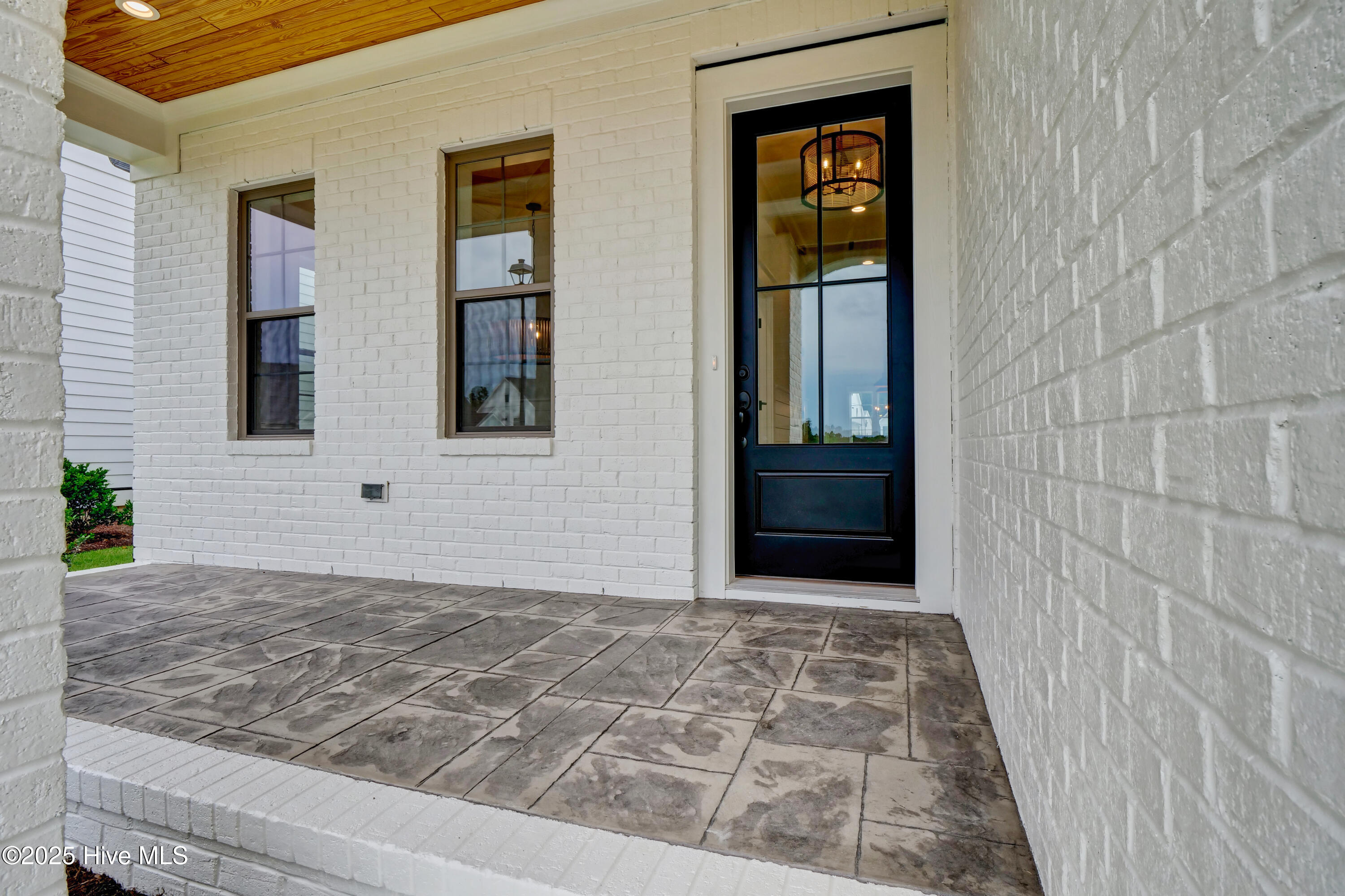 636 Waterstone Drive Property Photo 4