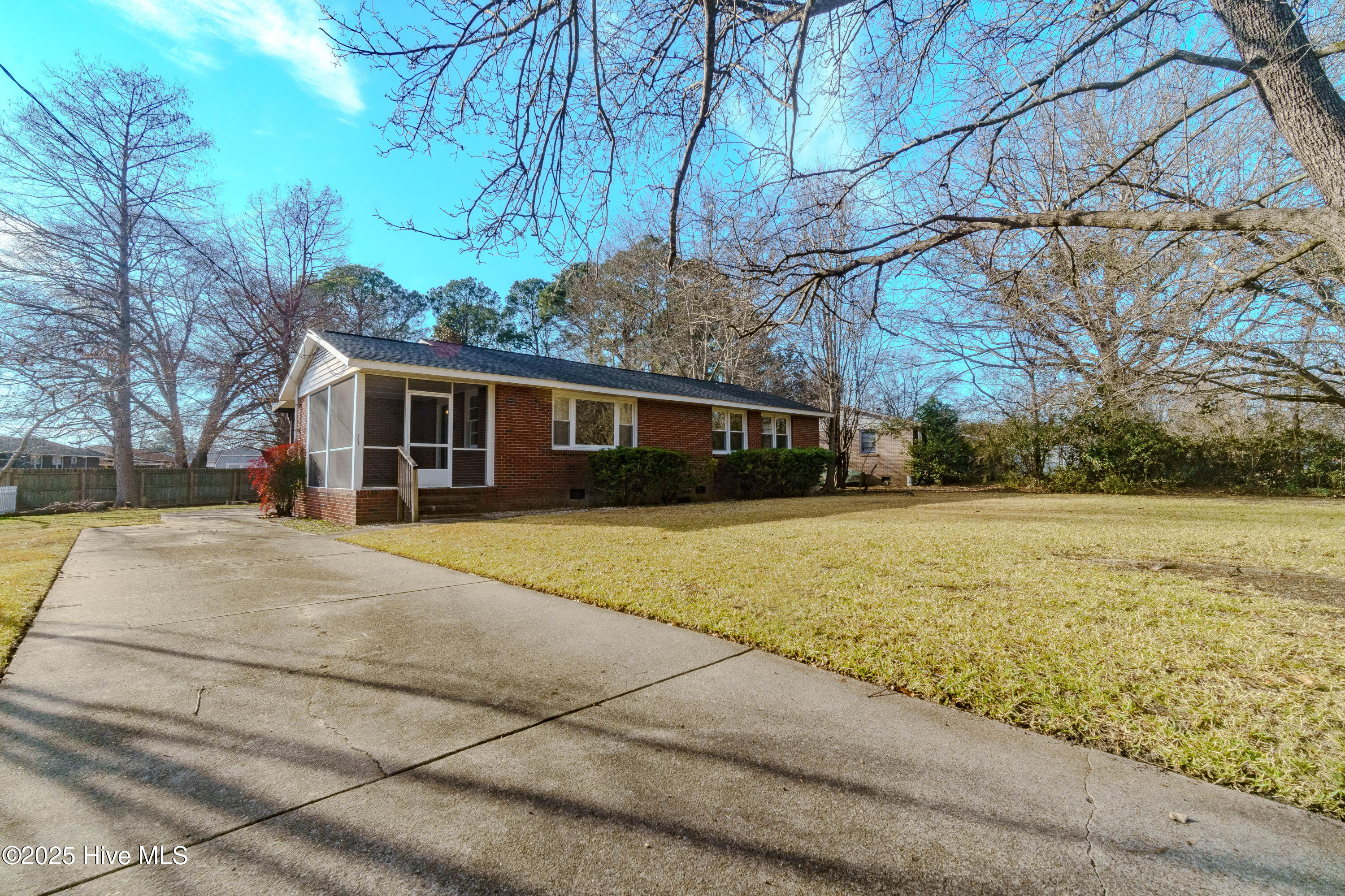 701 Waltmore Street Property Photo